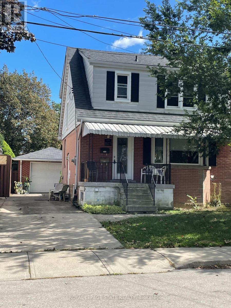 UPPER - 225 EAST 14TH STREET, Hamilton, Ontario