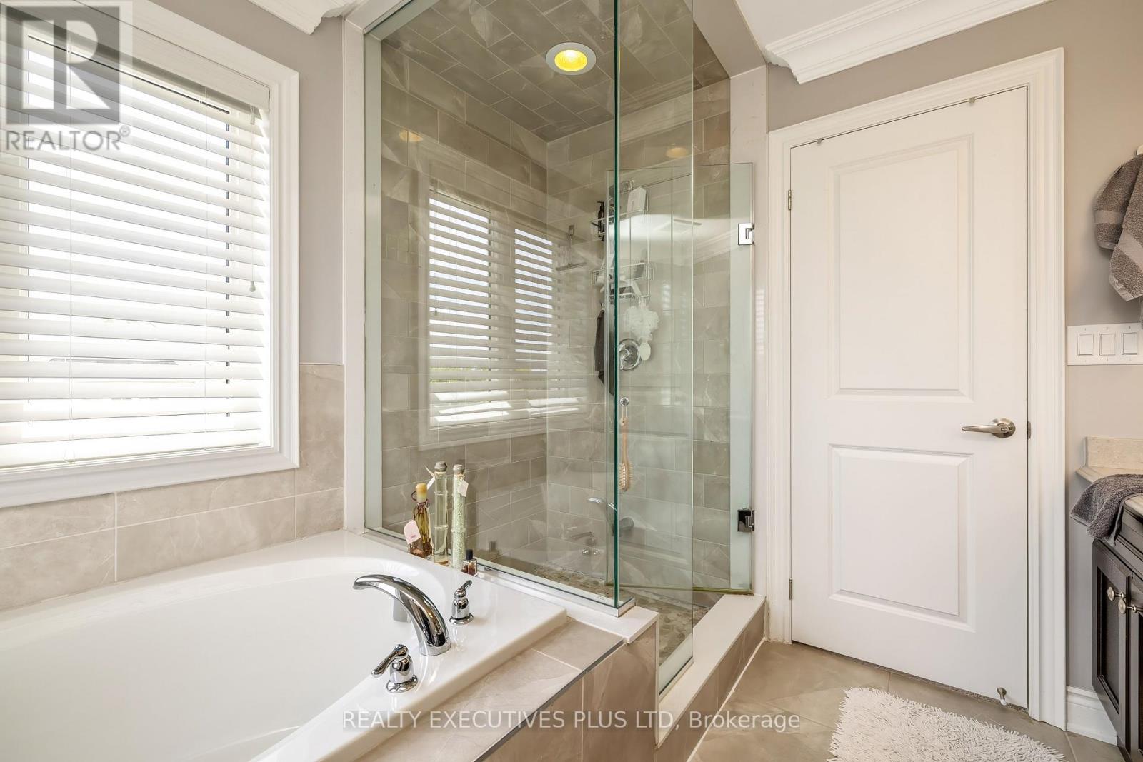 86 Stillwater Crescent, Hamilton (Waterdown), Ontario  L0R 2H8 - Photo 24 - X13784932