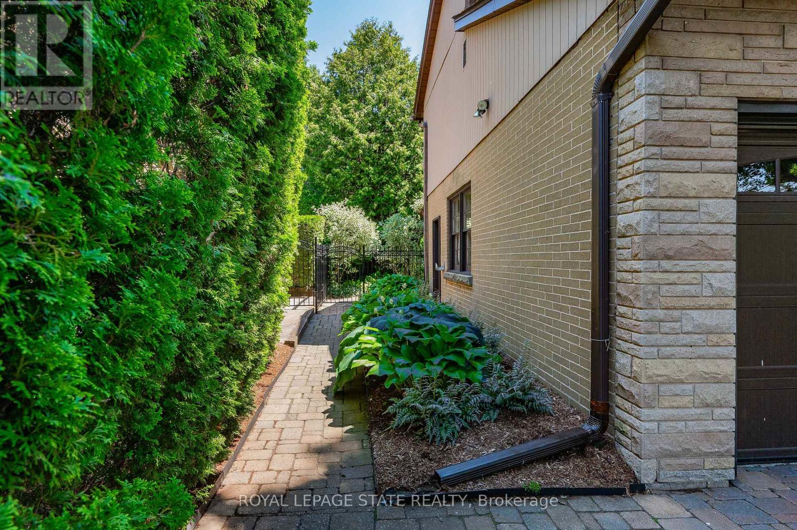109 Rosemary Lane, Hamilton, Ontario  L9G 2K4 - Photo 34 - X13784994
