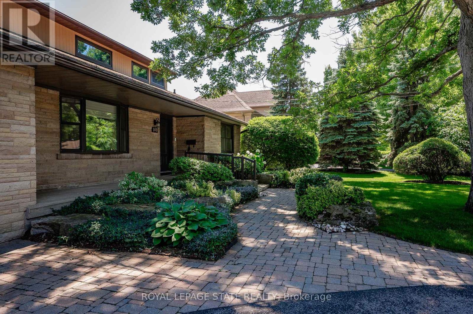 109 Rosemary Lane, Hamilton, Ontario  L9G 2K4 - Photo 5 - X13784994