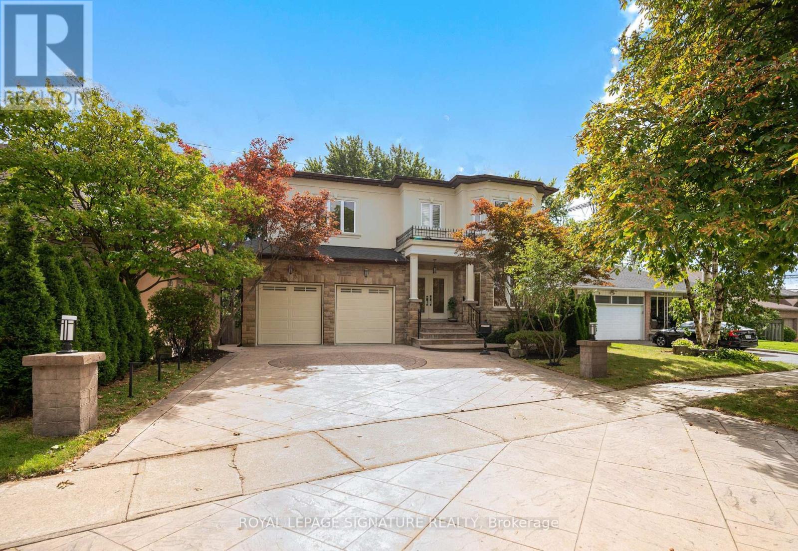 762 Duchess Drive, Mississauga, Ontario L4Y 1H7 - Photo 2 - W13782488