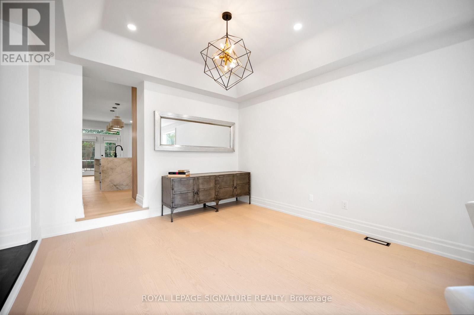 762 Duchess Drive, Mississauga, Ontario L4Y 1H7 - Photo 13 - W13782488