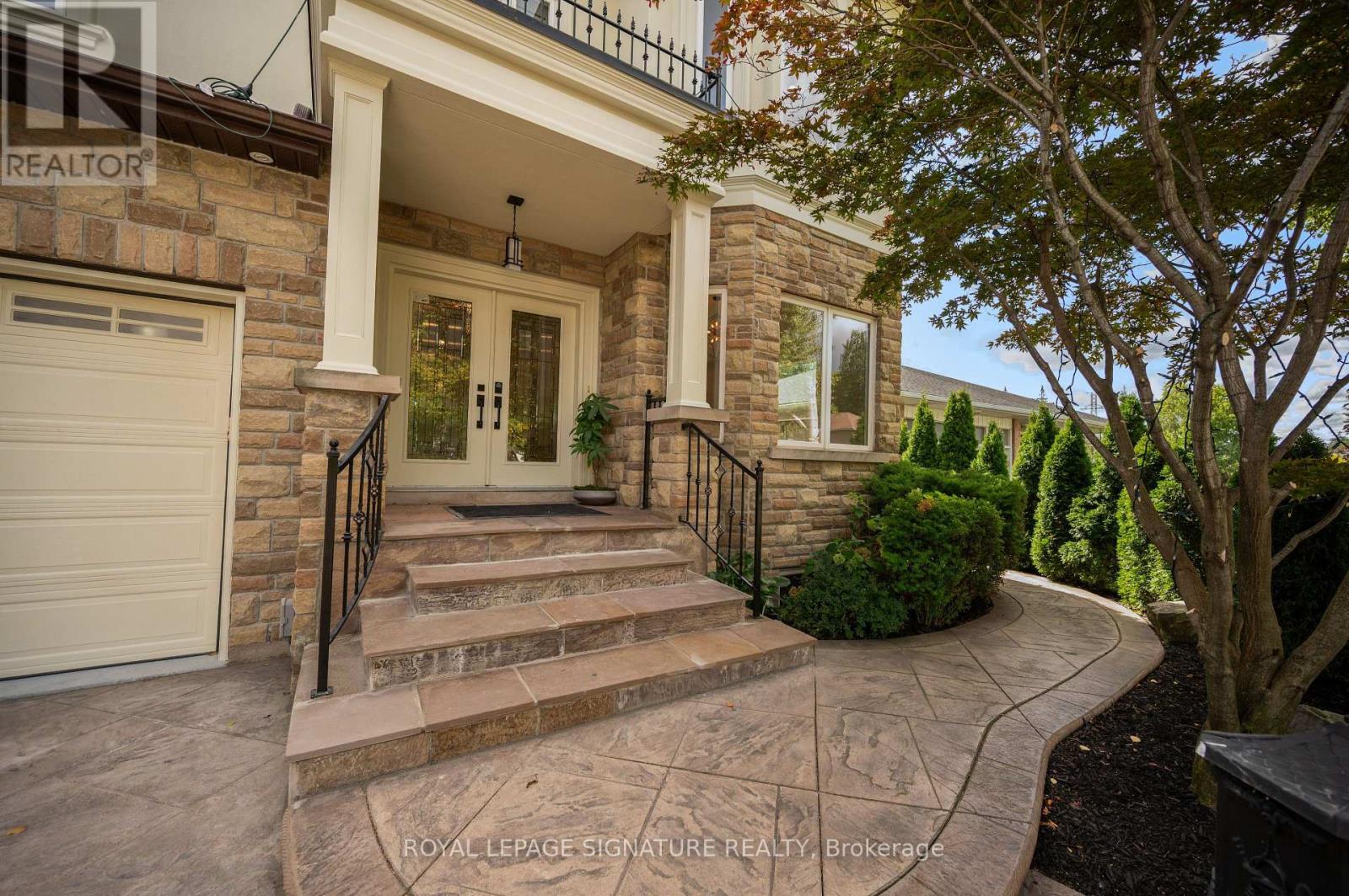 762 Duchess Drive, Mississauga, Ontario L4Y 1H7 - Photo 6 - W13782488