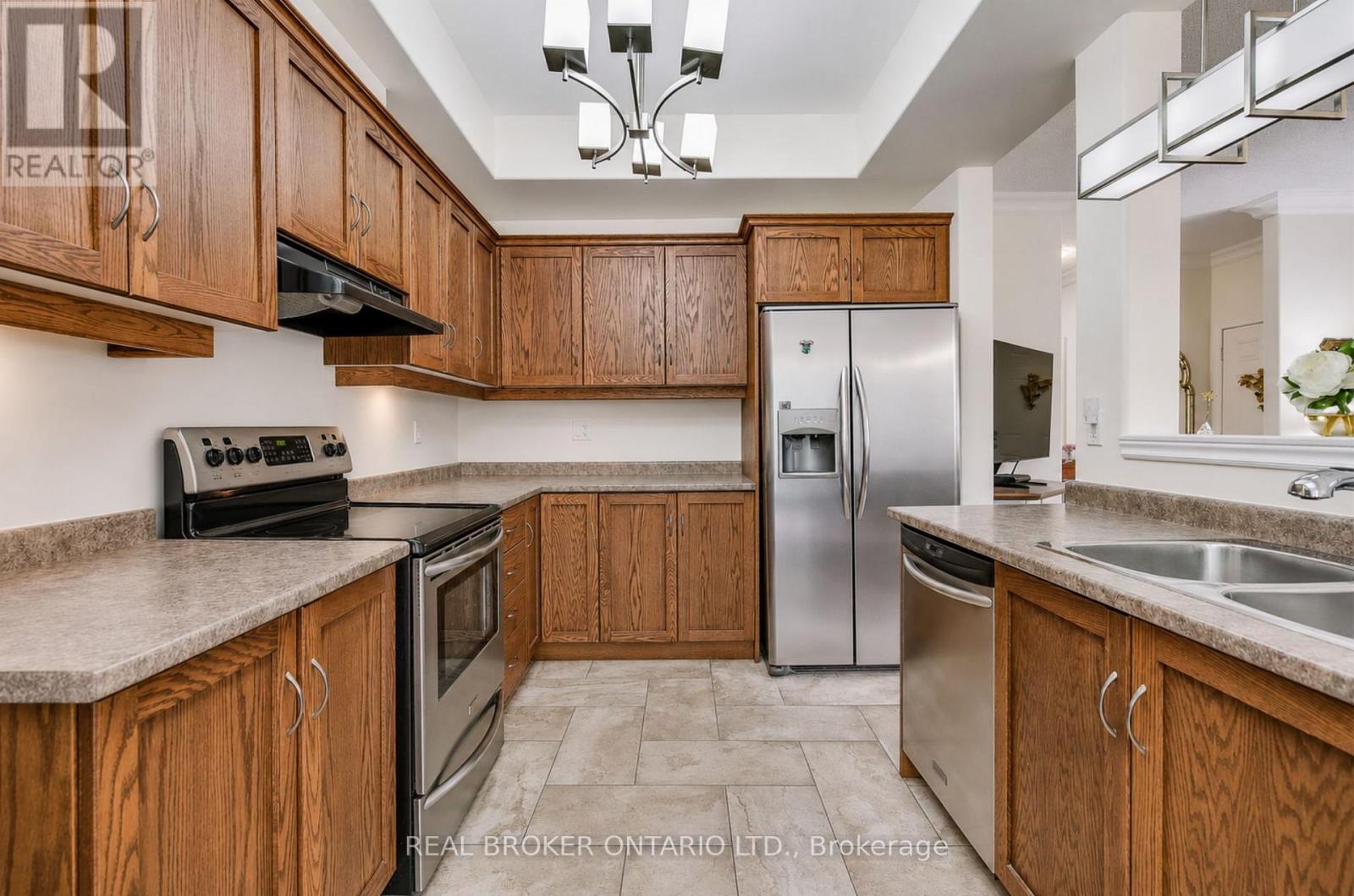 5 Liddycoat Lane, Hamilton, Ontario  L9G 0A7 - Photo 8 - X13756932