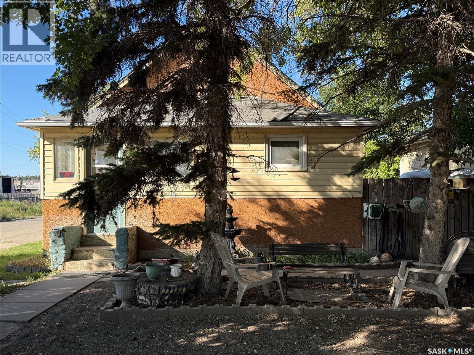 580 Maple Street W, Moose Jaw, Saskatchewan  S6H 4X1 - Photo 3 - SK048476