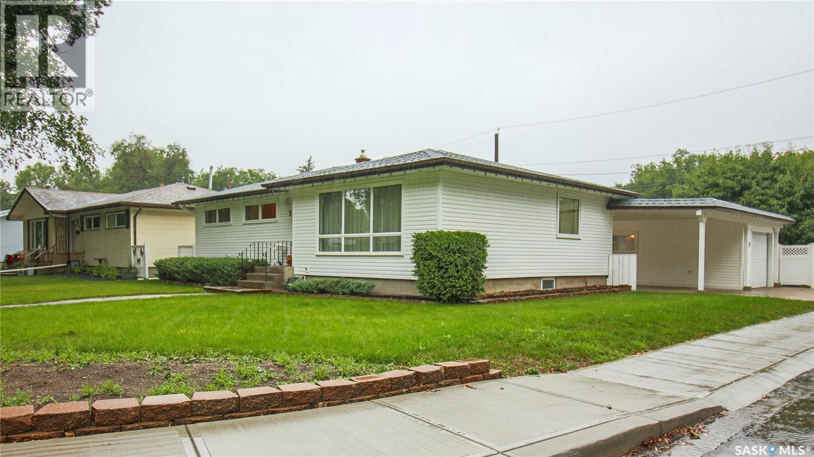 2 Malone Crescent, Regina, Saskatchewan  S4S 5R2 - Photo 1 - SK048465