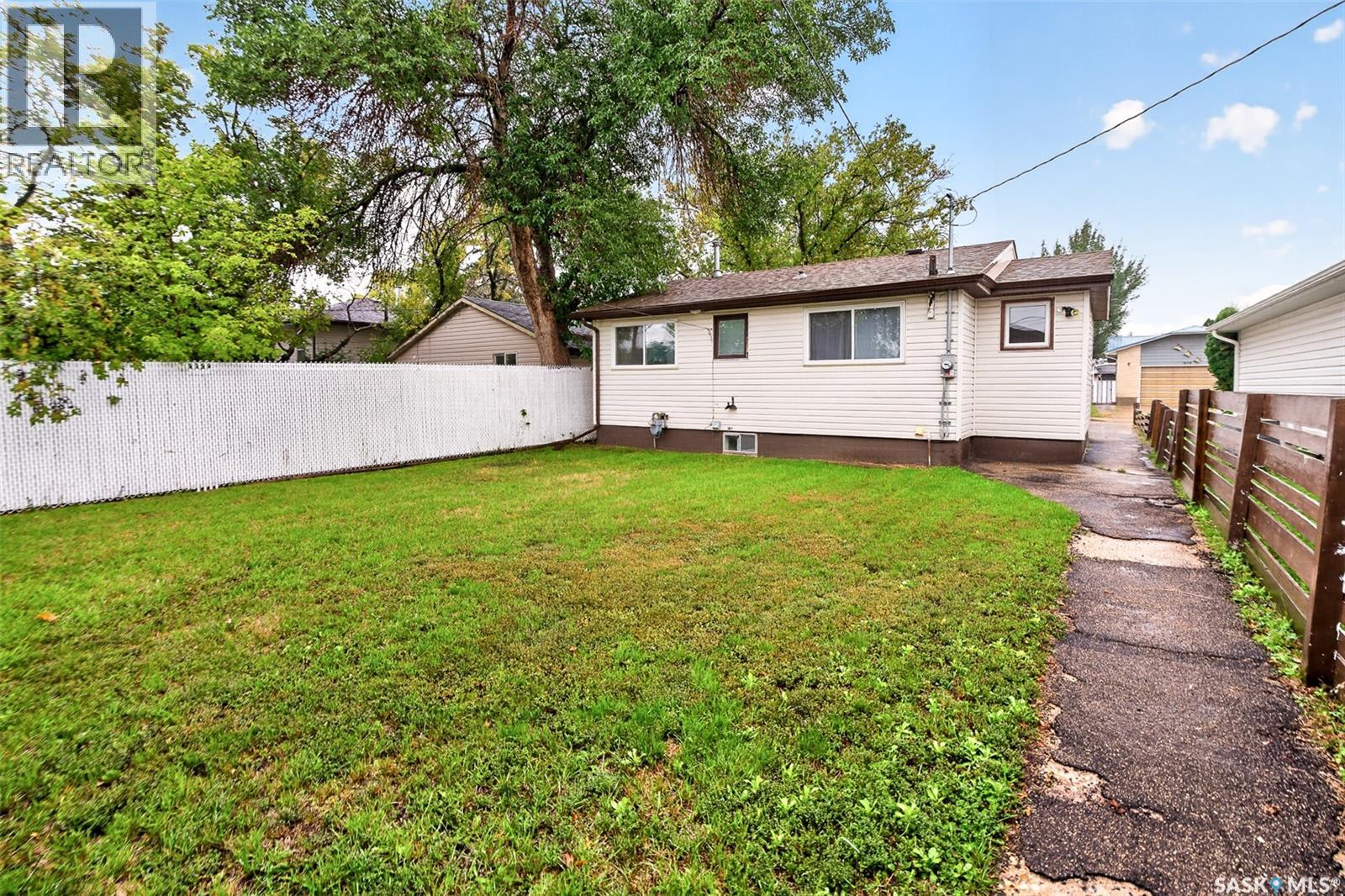 1054 Vaughan Street W, Moose Jaw, Saskatchewan  S6H 5P2 - Photo 39 - SK048427