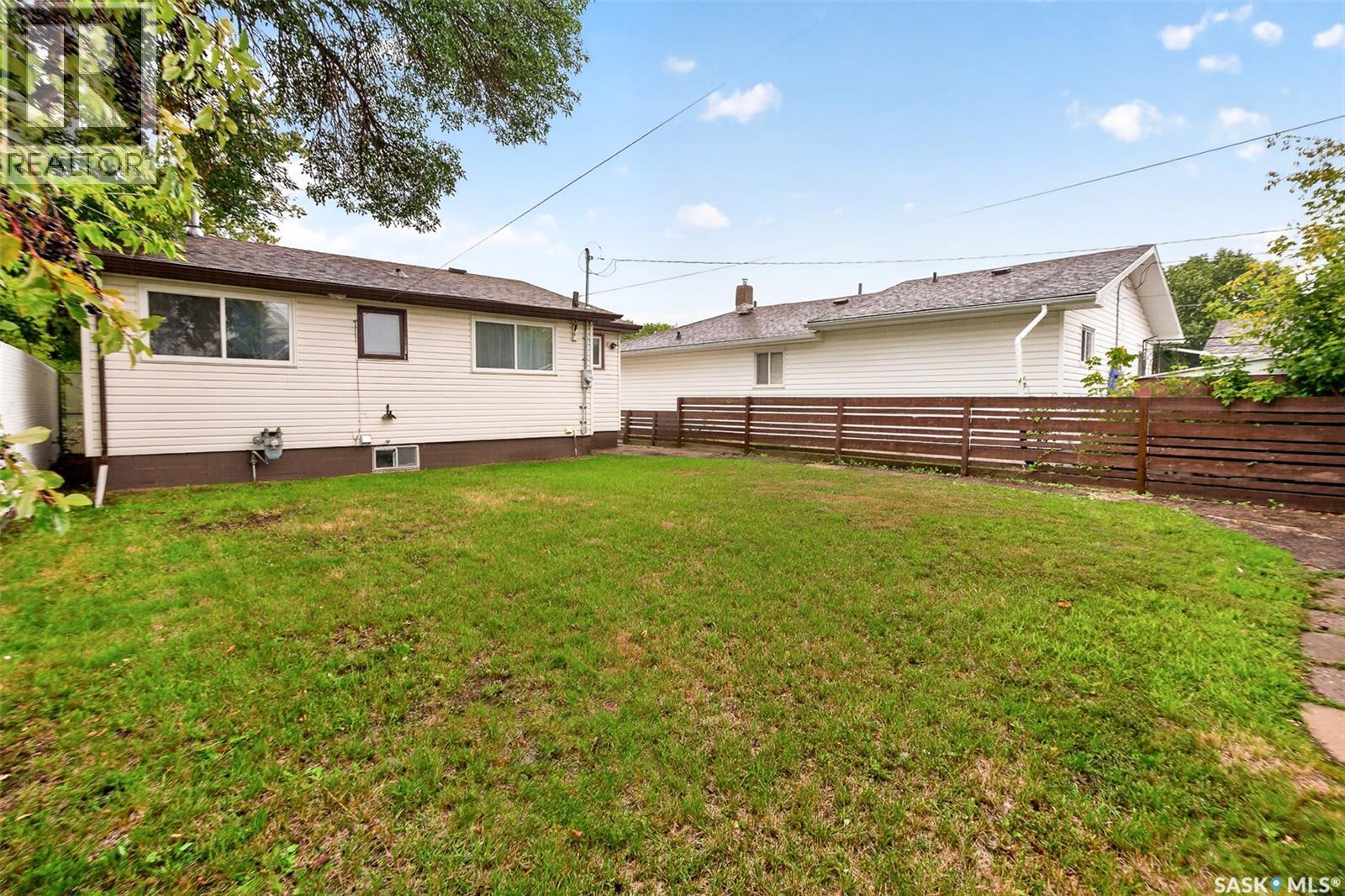 1054 Vaughan Street W, Moose Jaw, Saskatchewan  S6H 5P2 - Photo 40 - SK048427