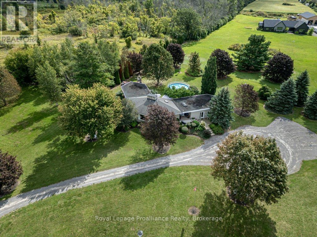 2355 COUNTY RD 3, Prince Edward County, Ontario