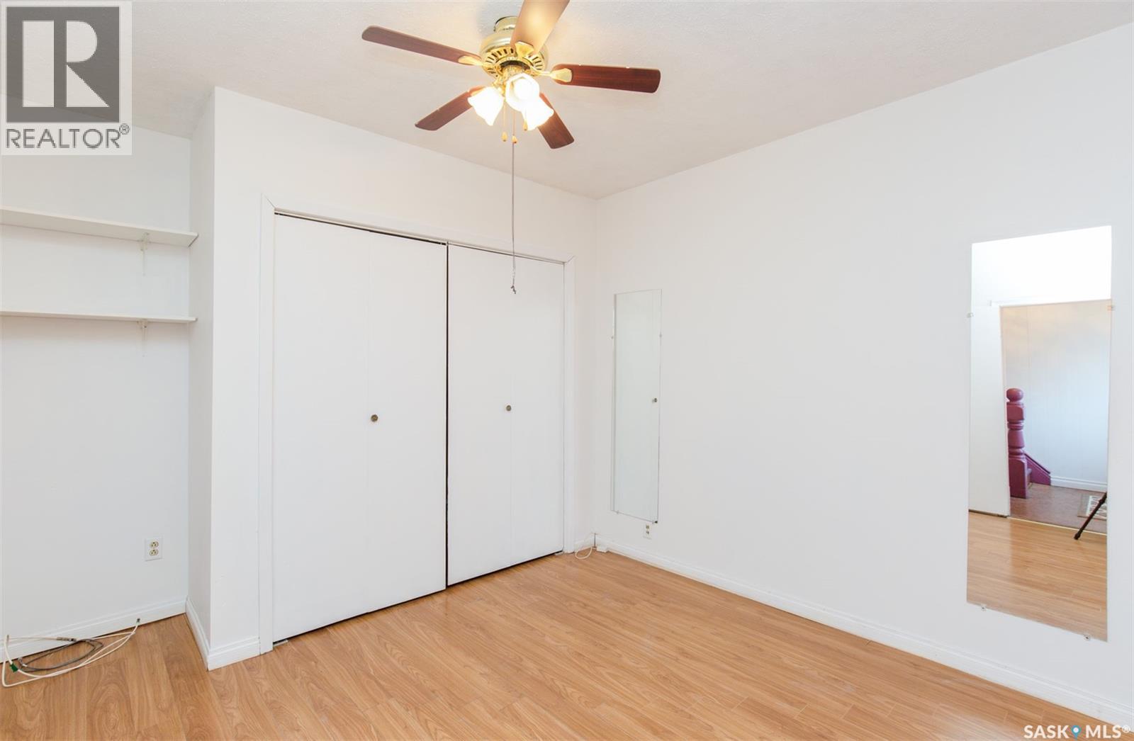 404 Fairford STREET W photo 10
