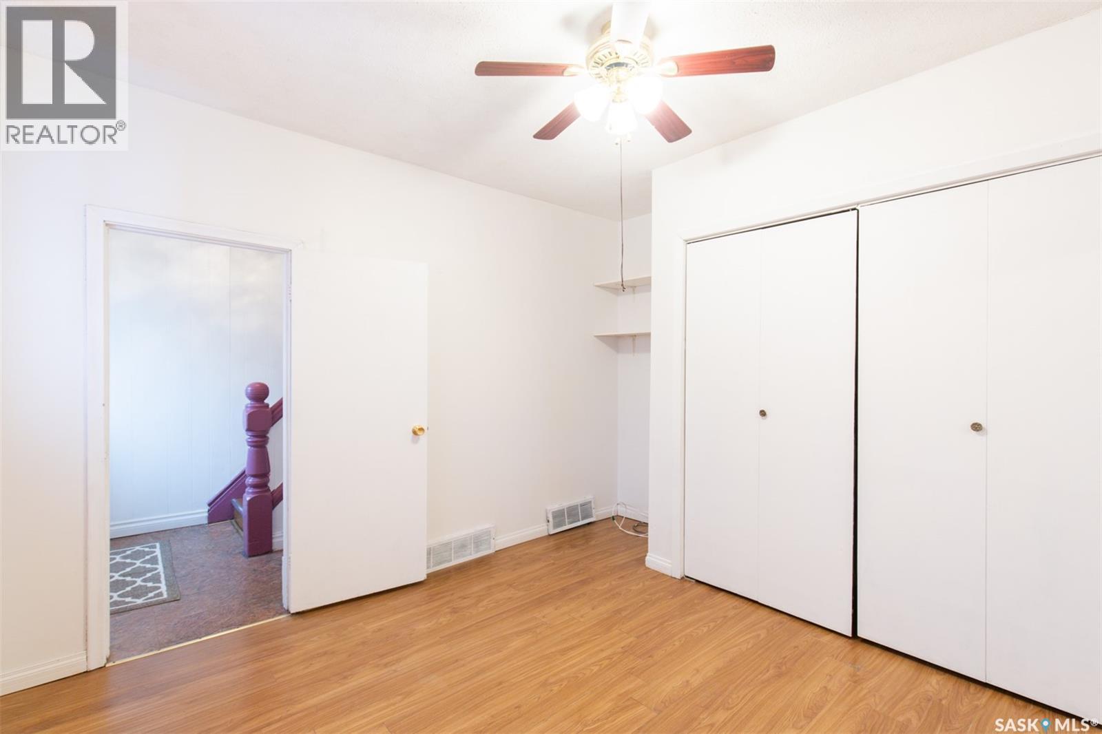 404 Fairford STREET W photo 11