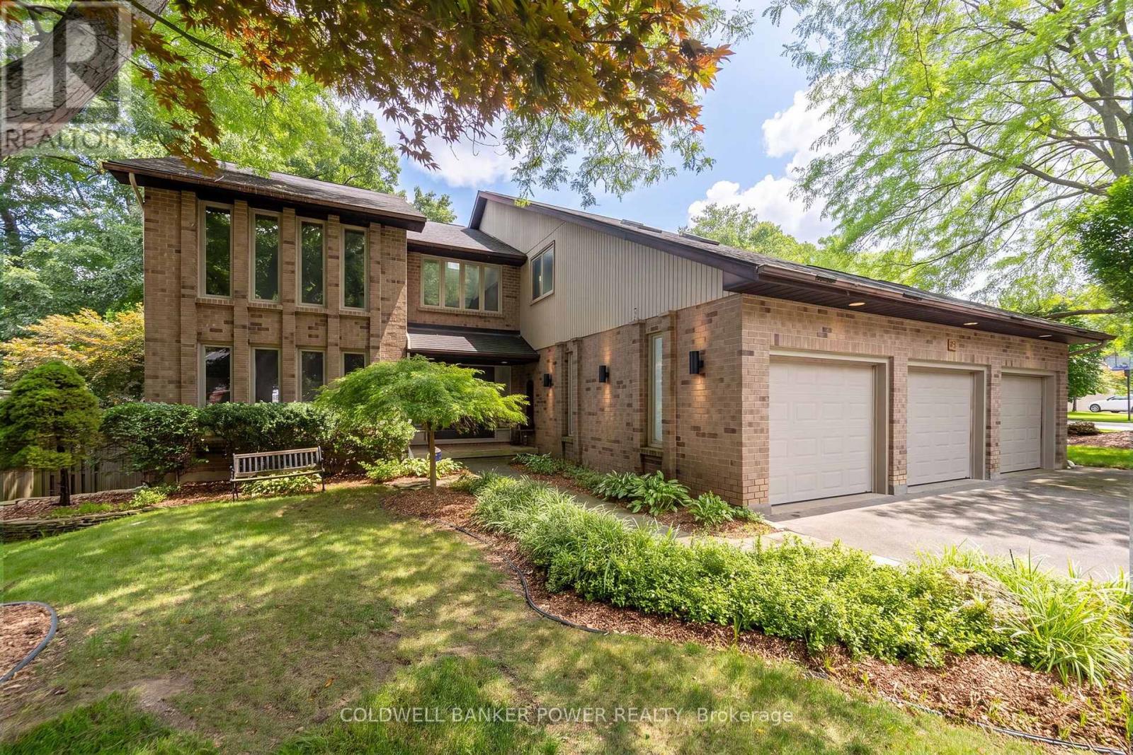 58 Mapleton Place, London South, Ontario  N6K 4A6 - Photo 2 - X13785254