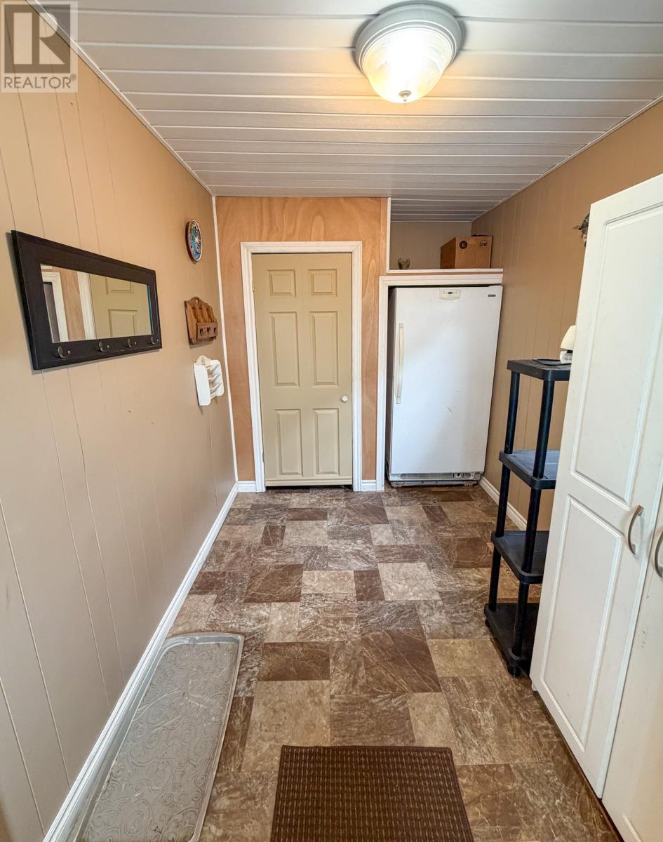 11 Cranes Avenue, Corner Brook — photo 4