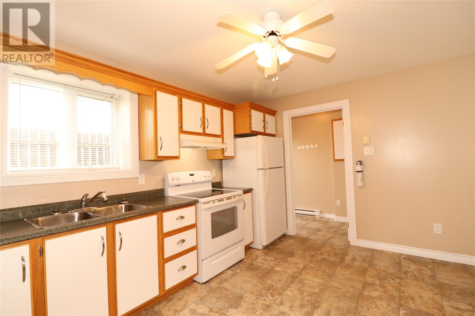 21 Palmerston Drive, Paradise — photo 15