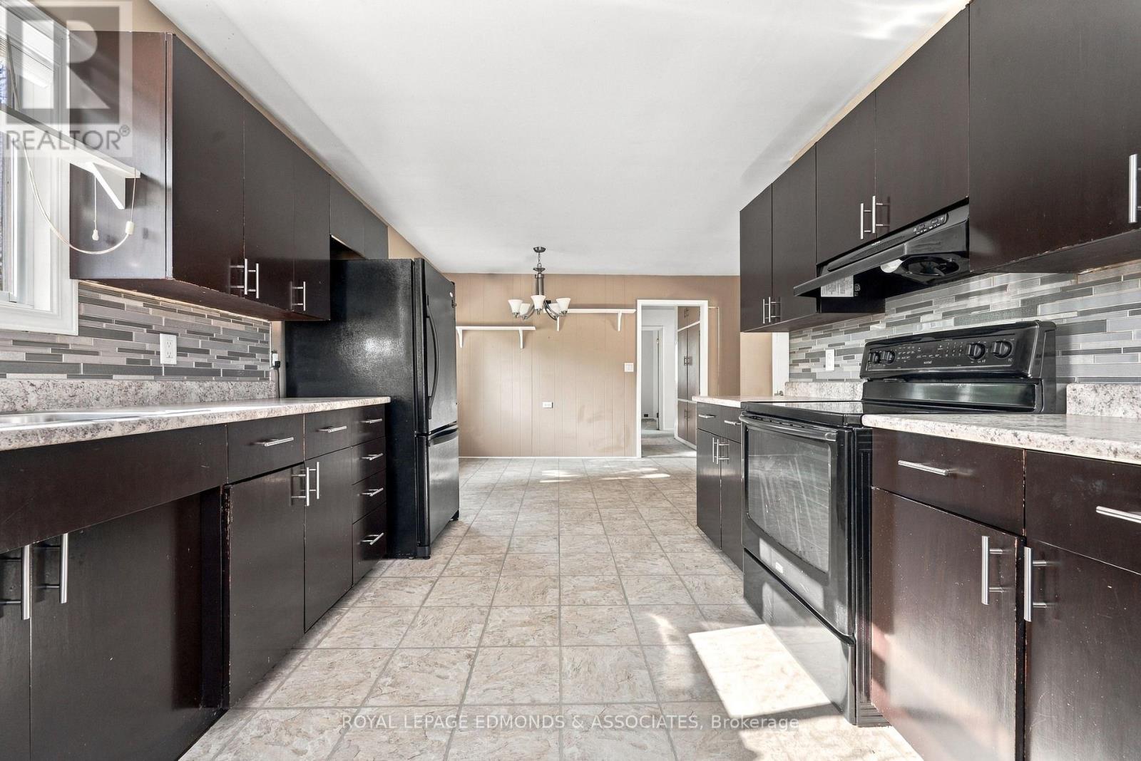 55 Selkirk Street, Petawawa, Ontario K8H 1P3 - Photo 11 - X13785234