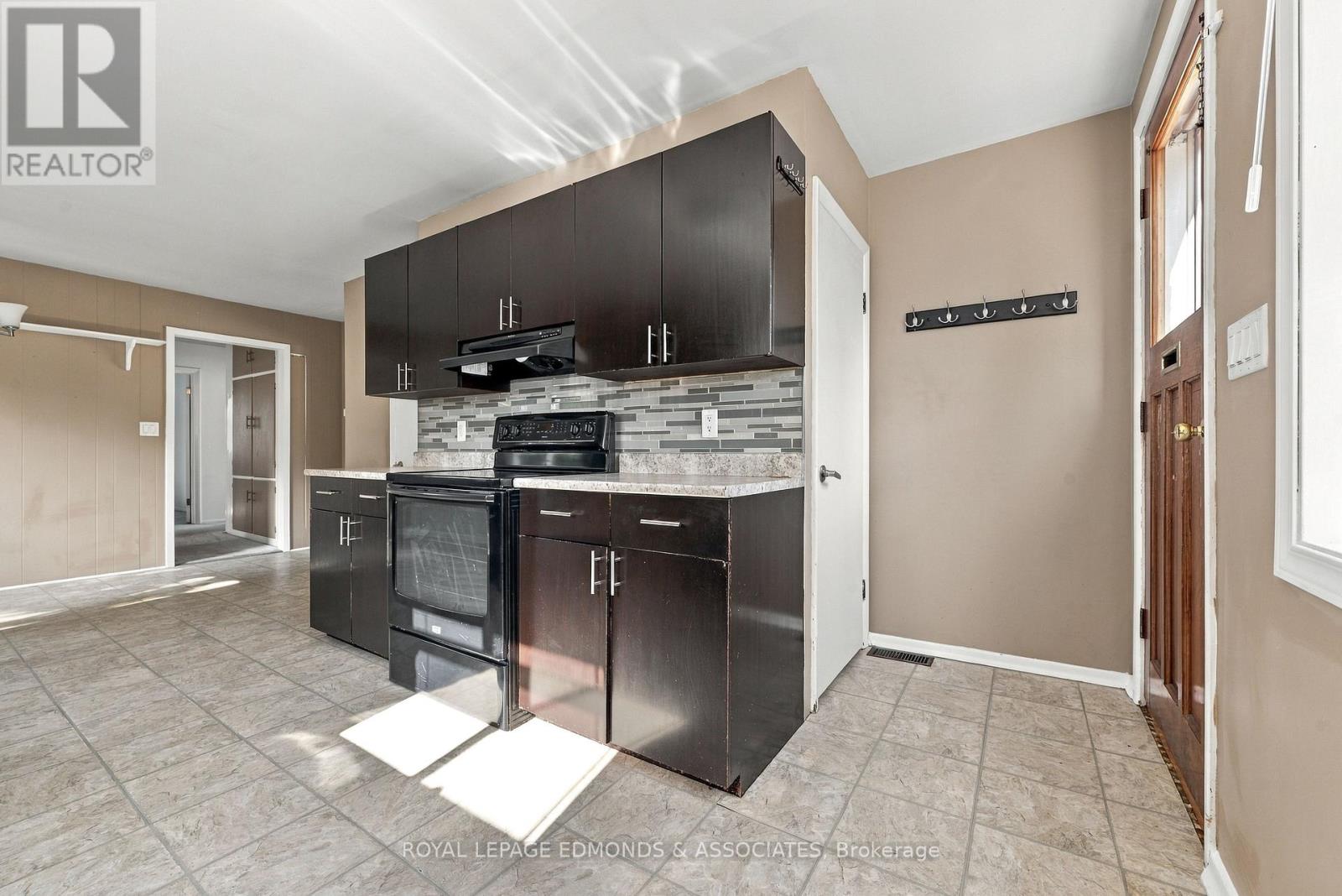 55 Selkirk Street, Petawawa, Ontario K8H 1P3 - Photo 12 - X13785234