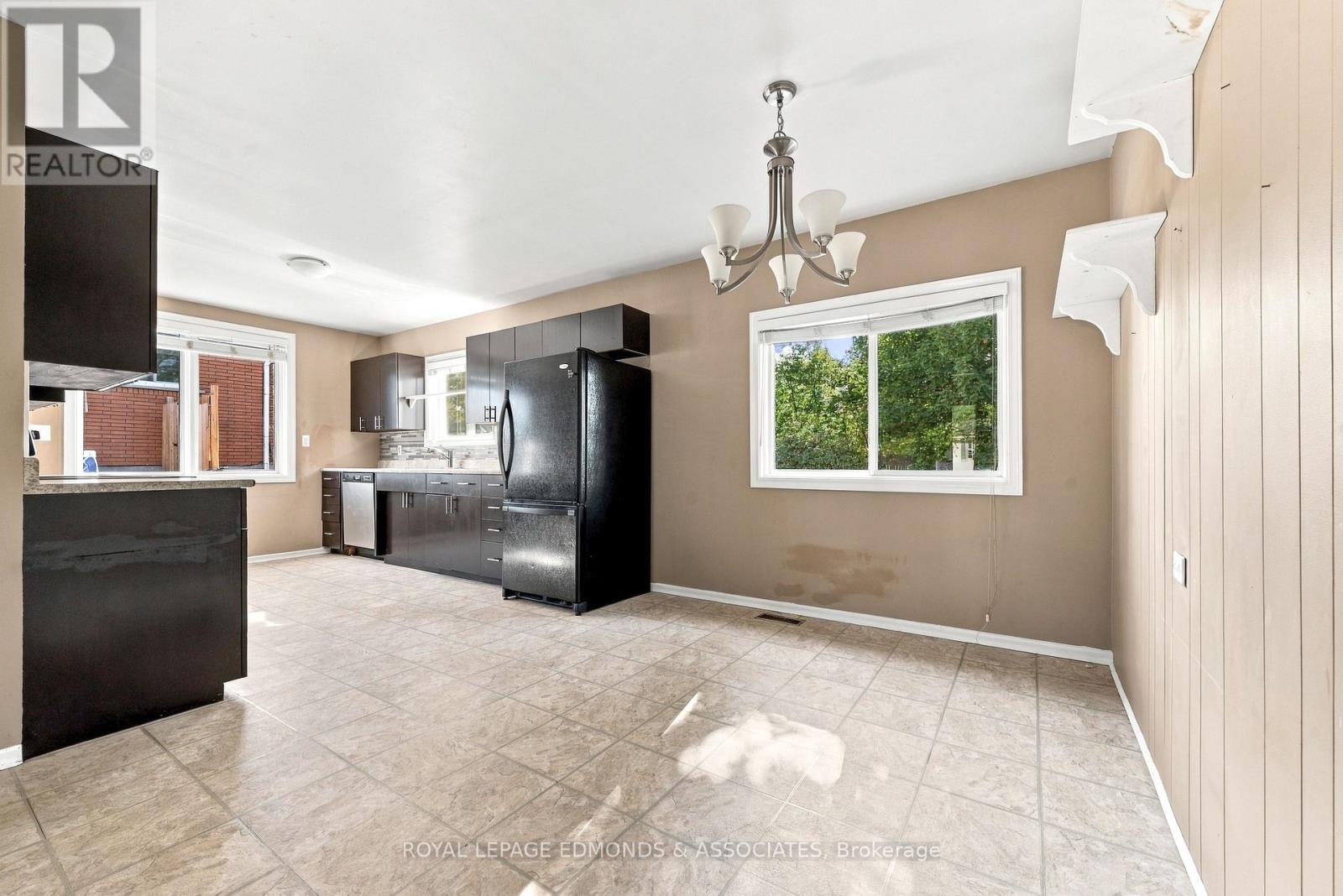 55 Selkirk Street, Petawawa, Ontario K8H 1P3 - Photo 9 - X13785234