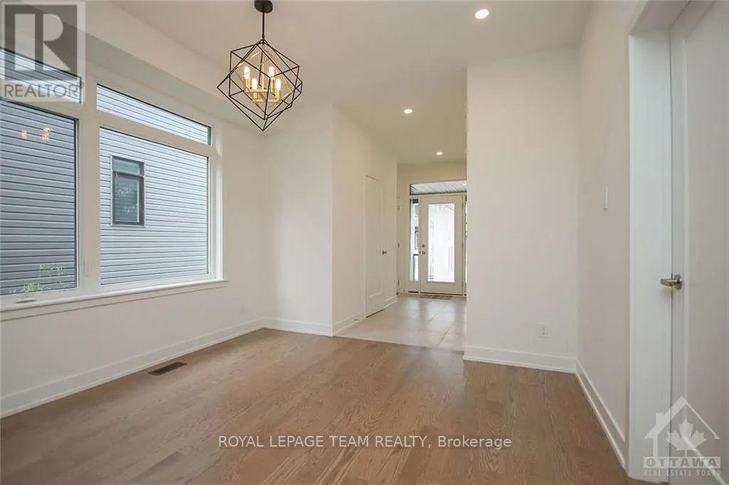 633 Rathburn Lane, Ottawa, Ontario  K1T 3W7 - Photo 4 - X13785144