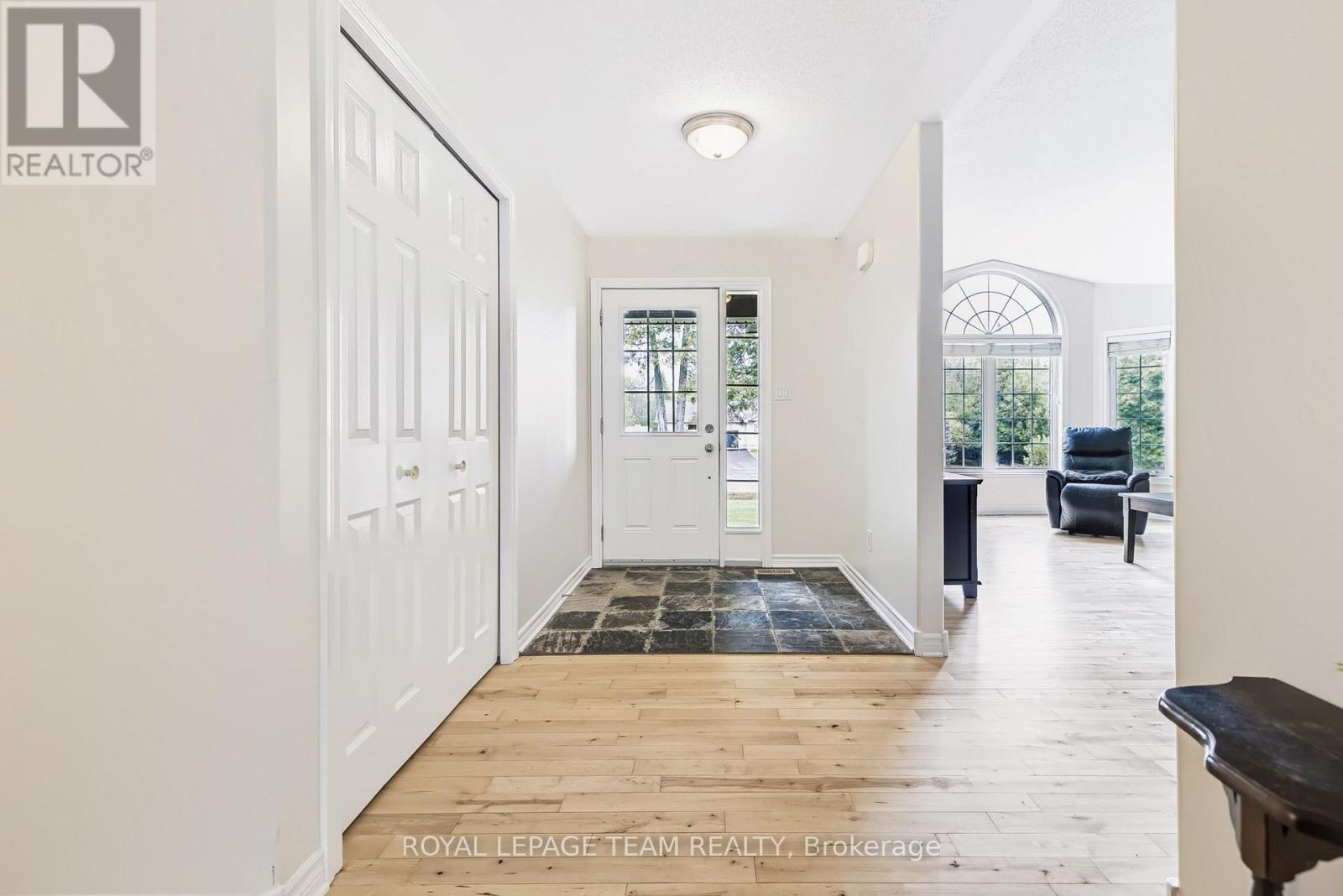 44 Meadowglen Circle, North Grenville, Ontario K0G 1J0 - Photo 4 - X13785278