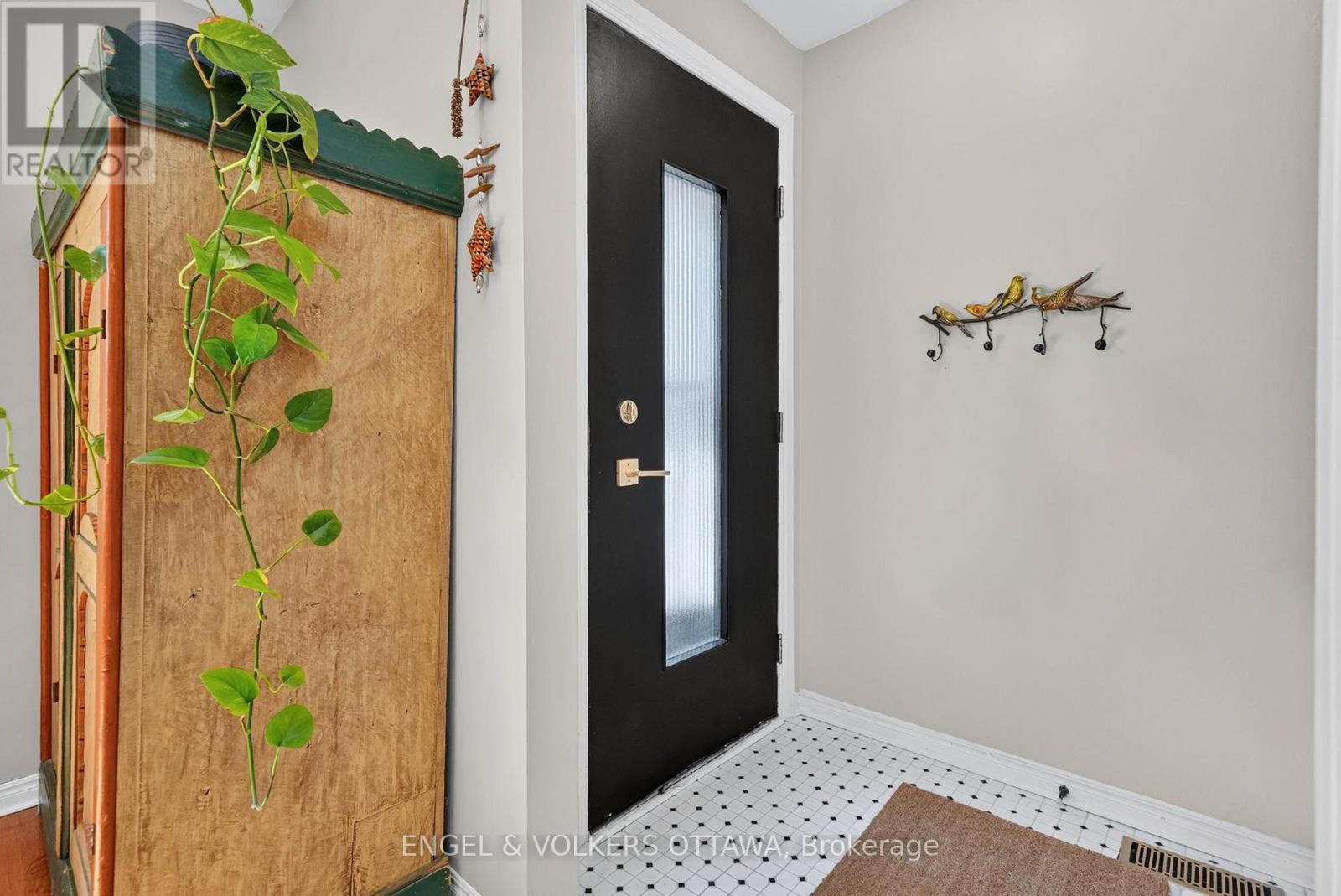 793 Trojan Avenue, Ottawa, Ontario  K1K 2P6 - Photo 4 - X13785396