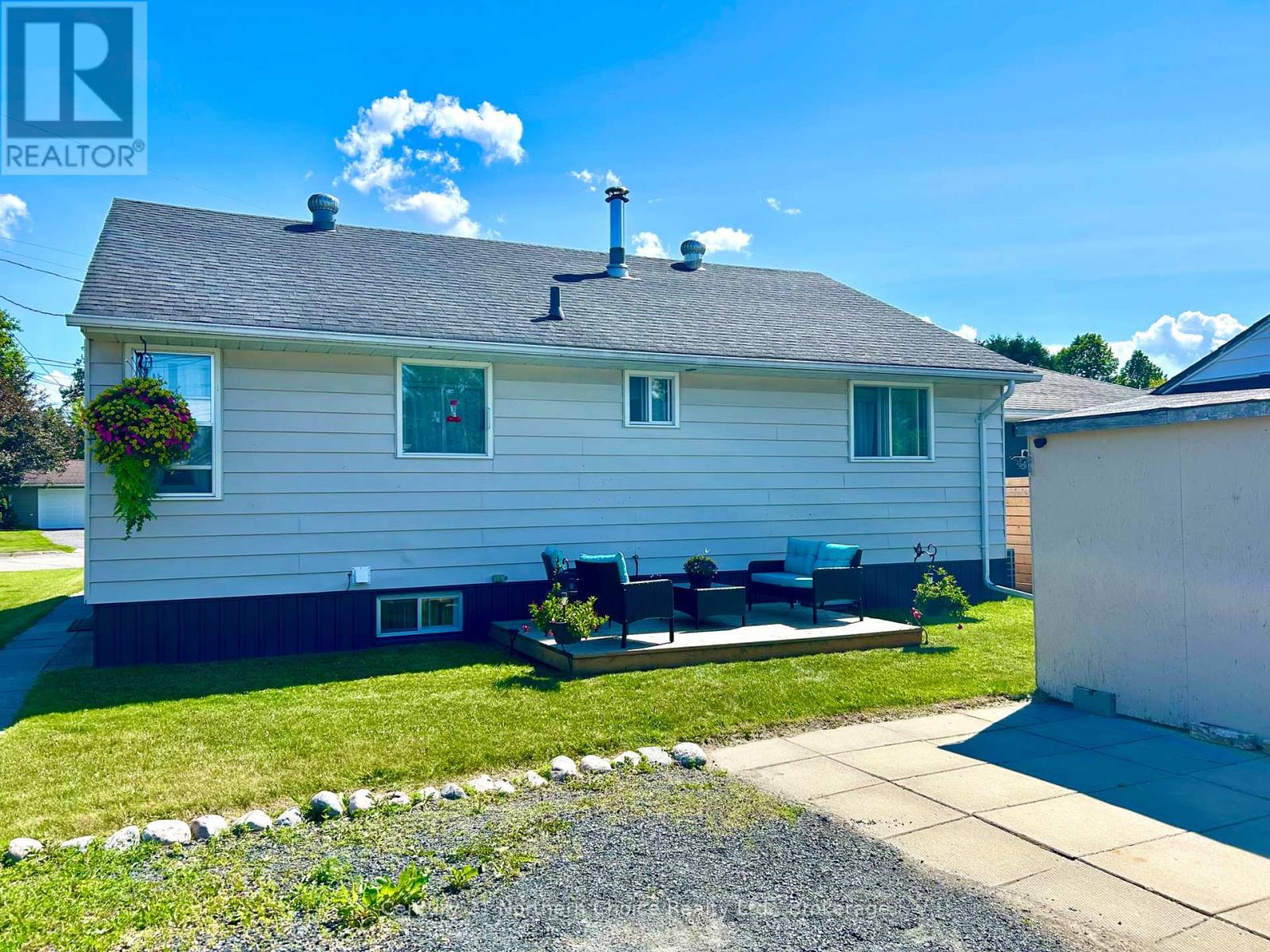746 Thompson Street, Fort Frances, Ontario  P9A 2W8 - Photo 4 - X13785248