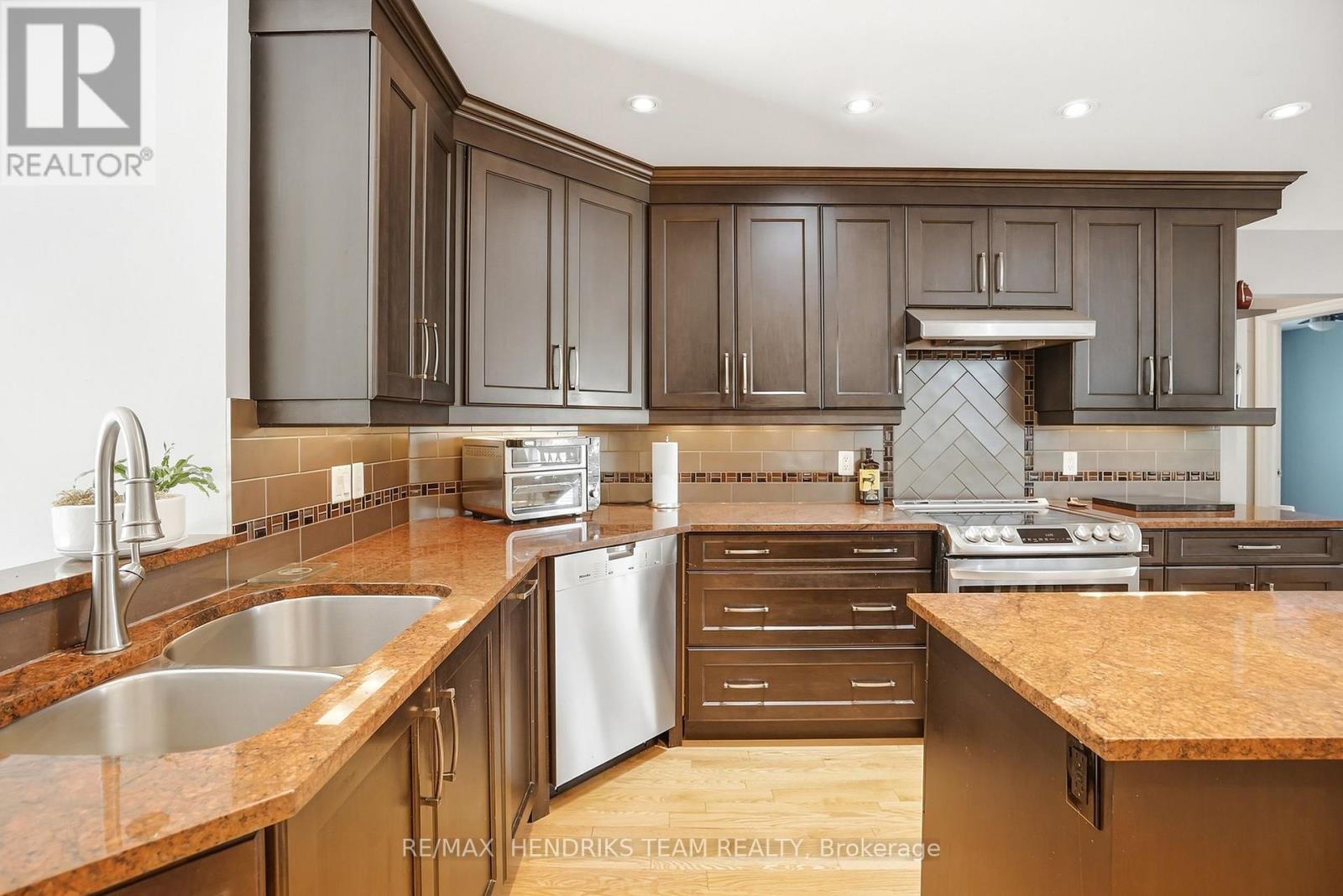 310 Aqueduct Street, Welland, Ontario  L3C 1E1 - Photo 12 - X13785122