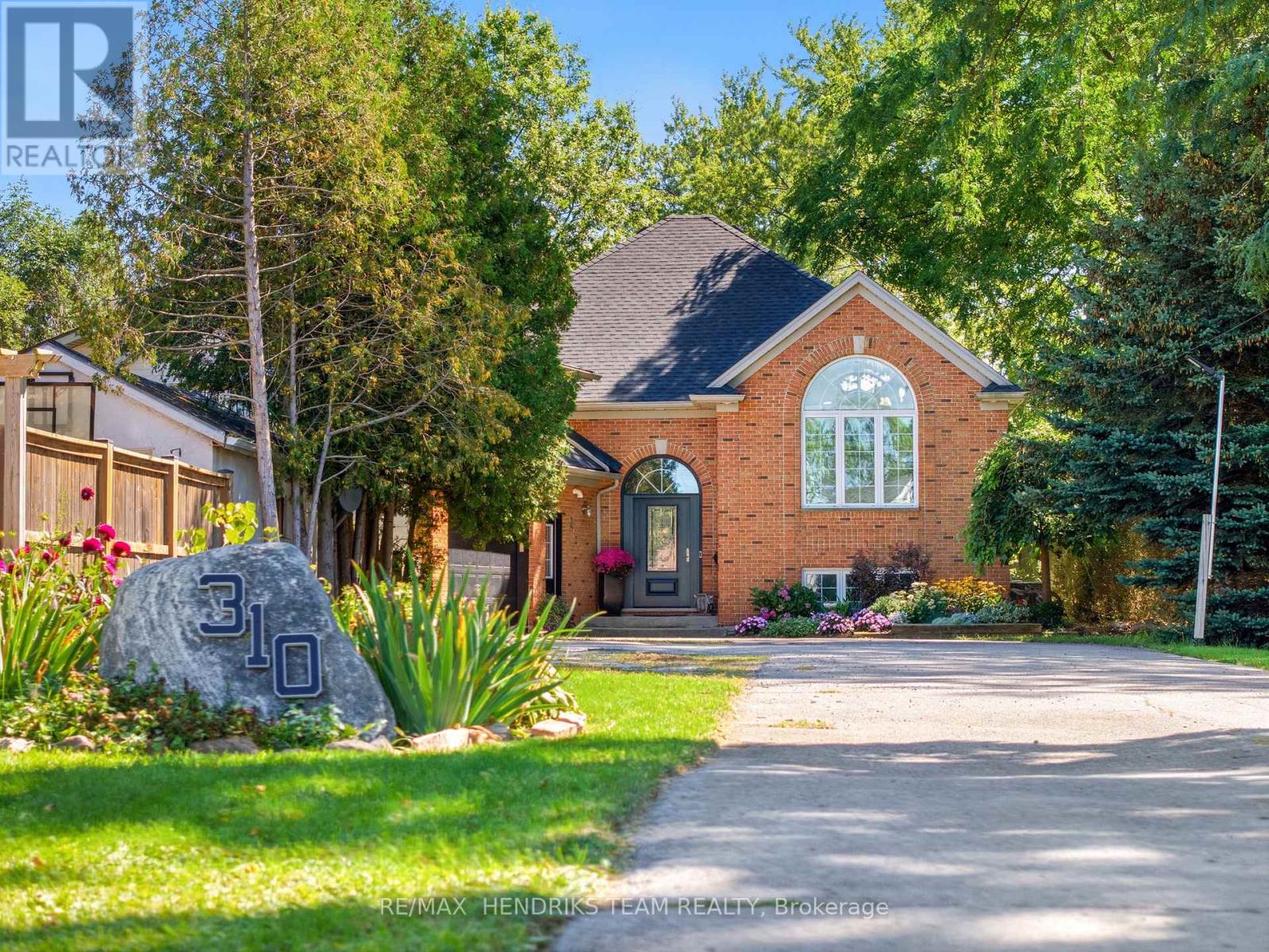 310 Aqueduct Street, Welland, Ontario  L3C 1E1 - Photo 2 - X13785122
