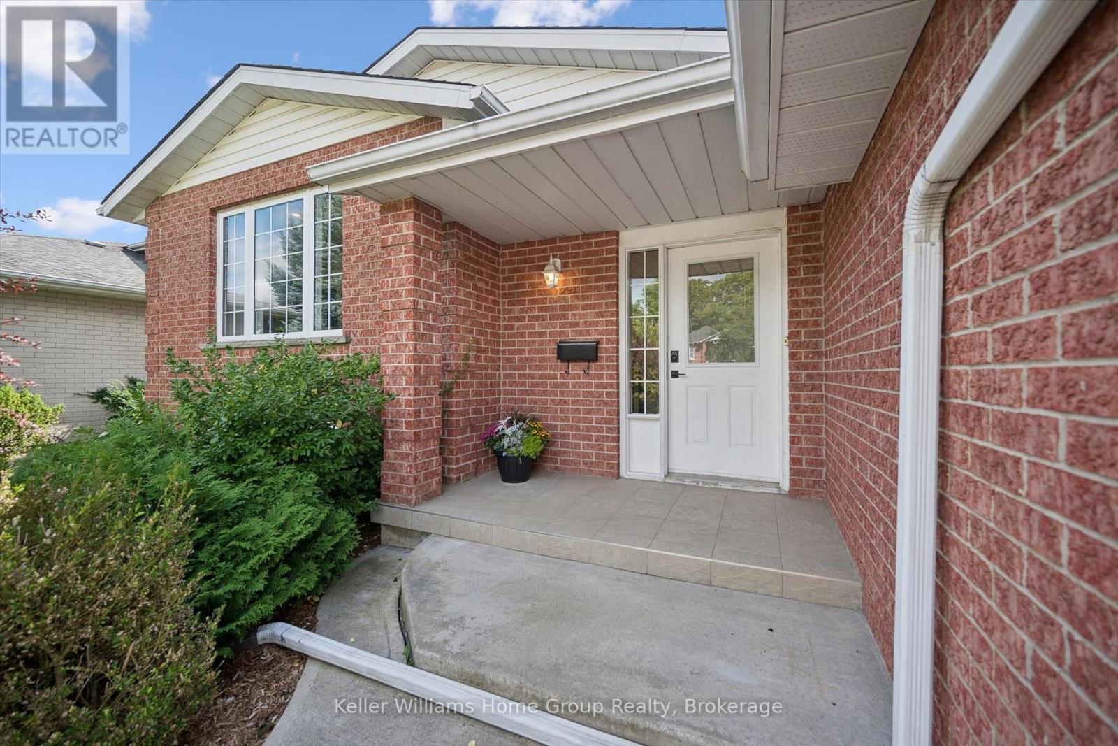 177 Eastforest Trail, Kitchener, Ontario  N2N 3E7 - Photo 3 - X13784426