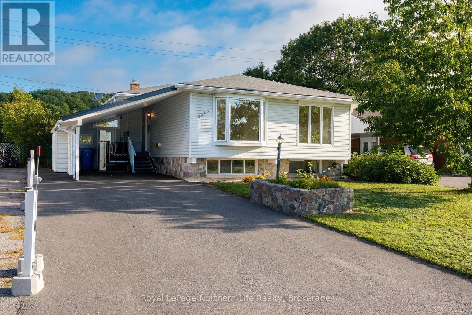 2043 MCKEOWN AVENUE, North Bay, Ontario