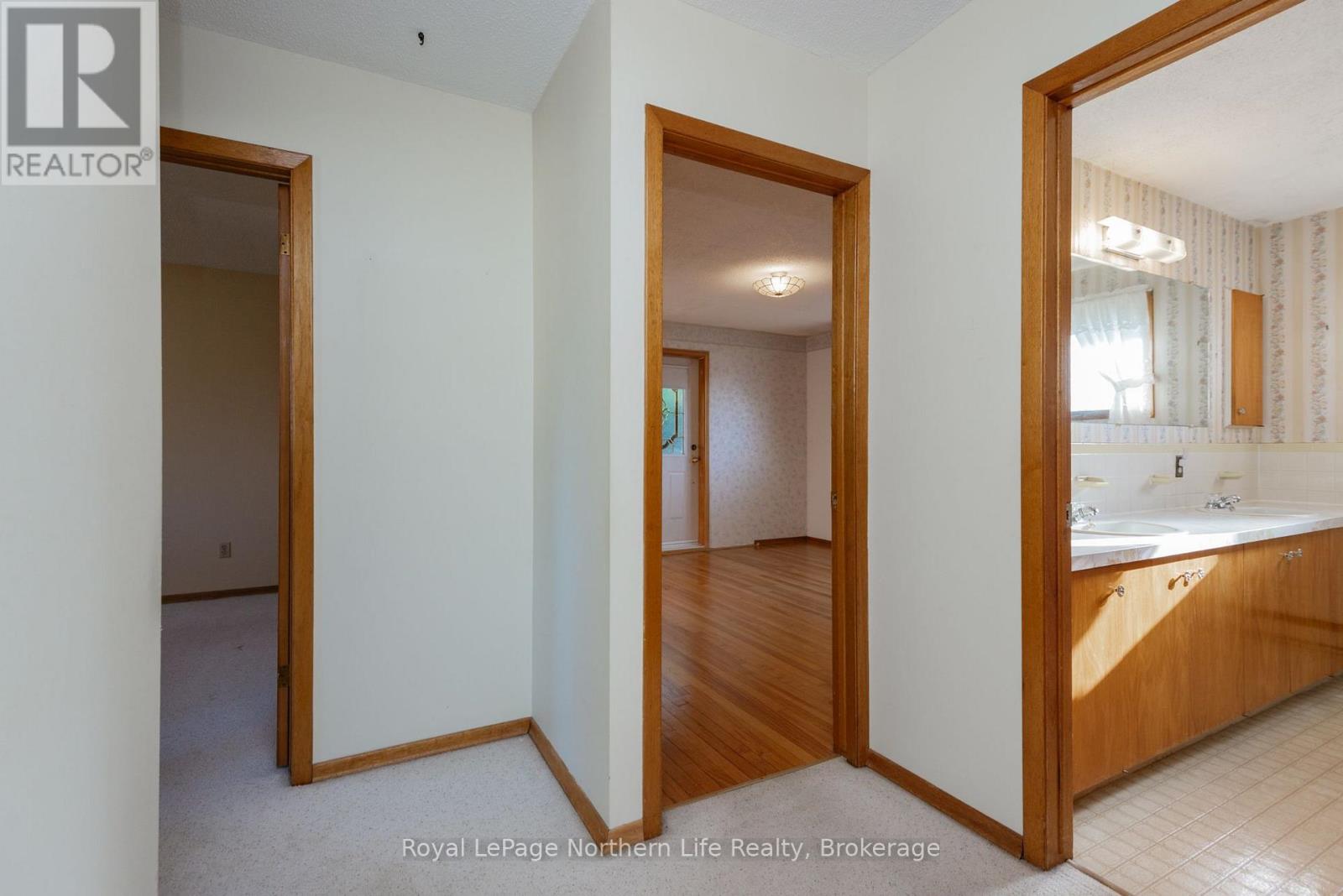2043 Mckeown Avenue, North Bay, Ontario  P1B 7N8 - Photo 21 - X13785106
