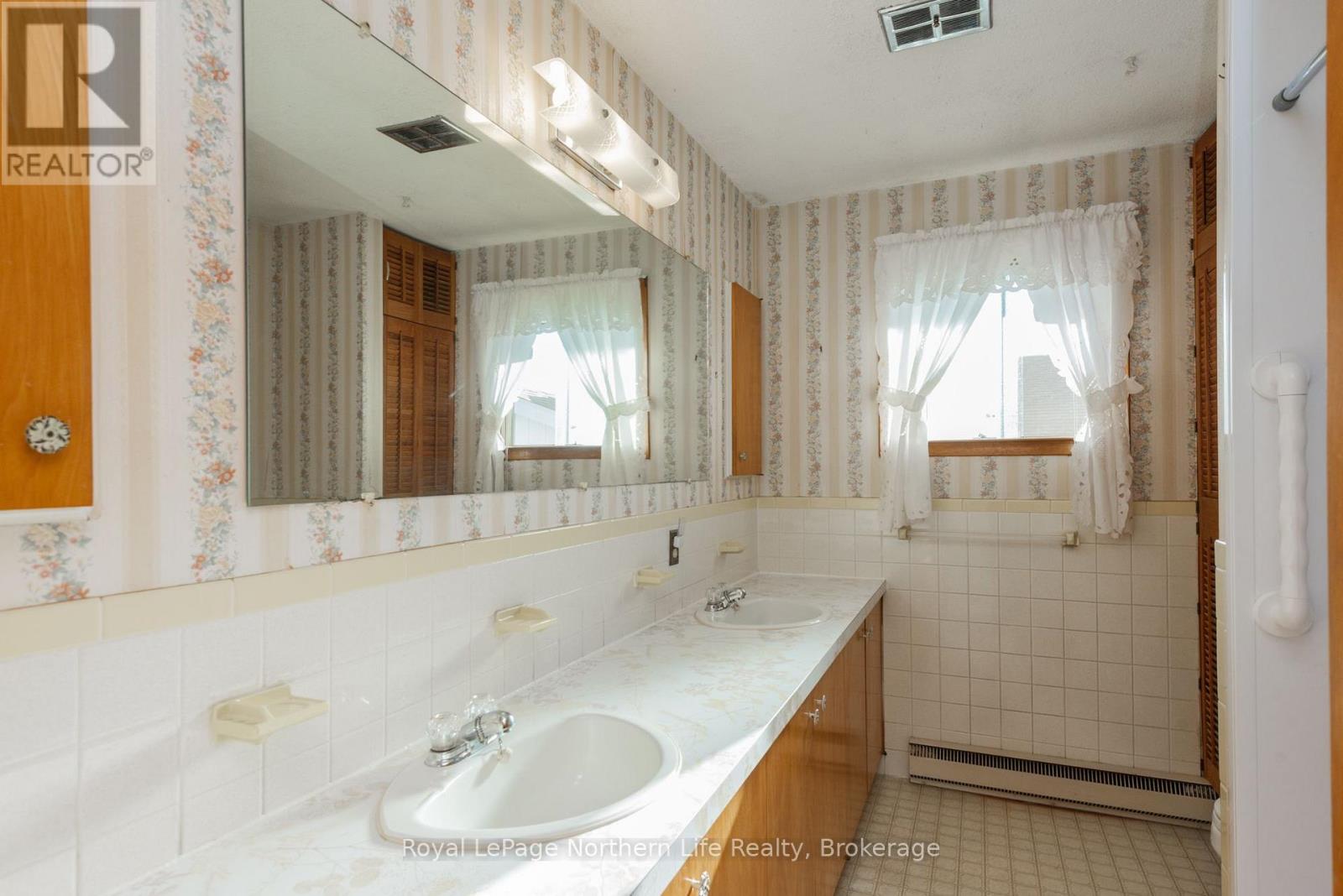 2043 Mckeown Avenue, North Bay, Ontario  P1B 7N8 - Photo 28 - X13785106