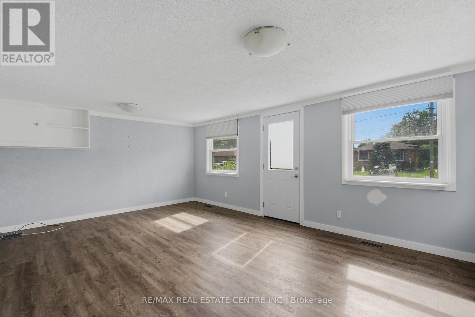 67 Clarence Street, Strathroy-Caradoc, Ontario  N7G 1H2 - Photo 3 - X13778134