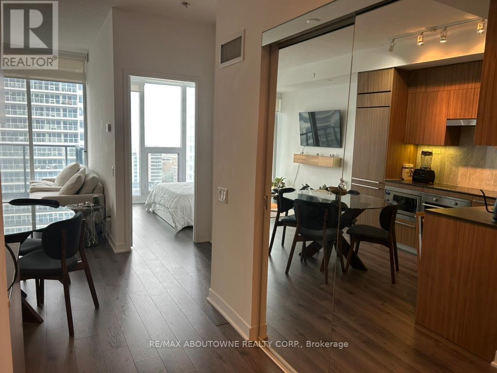2201 - 70 Queens Wharf Road, Toronto (Waterfront Communities), Ontario  M5V 0J2 - Photo 11 - C13785070
