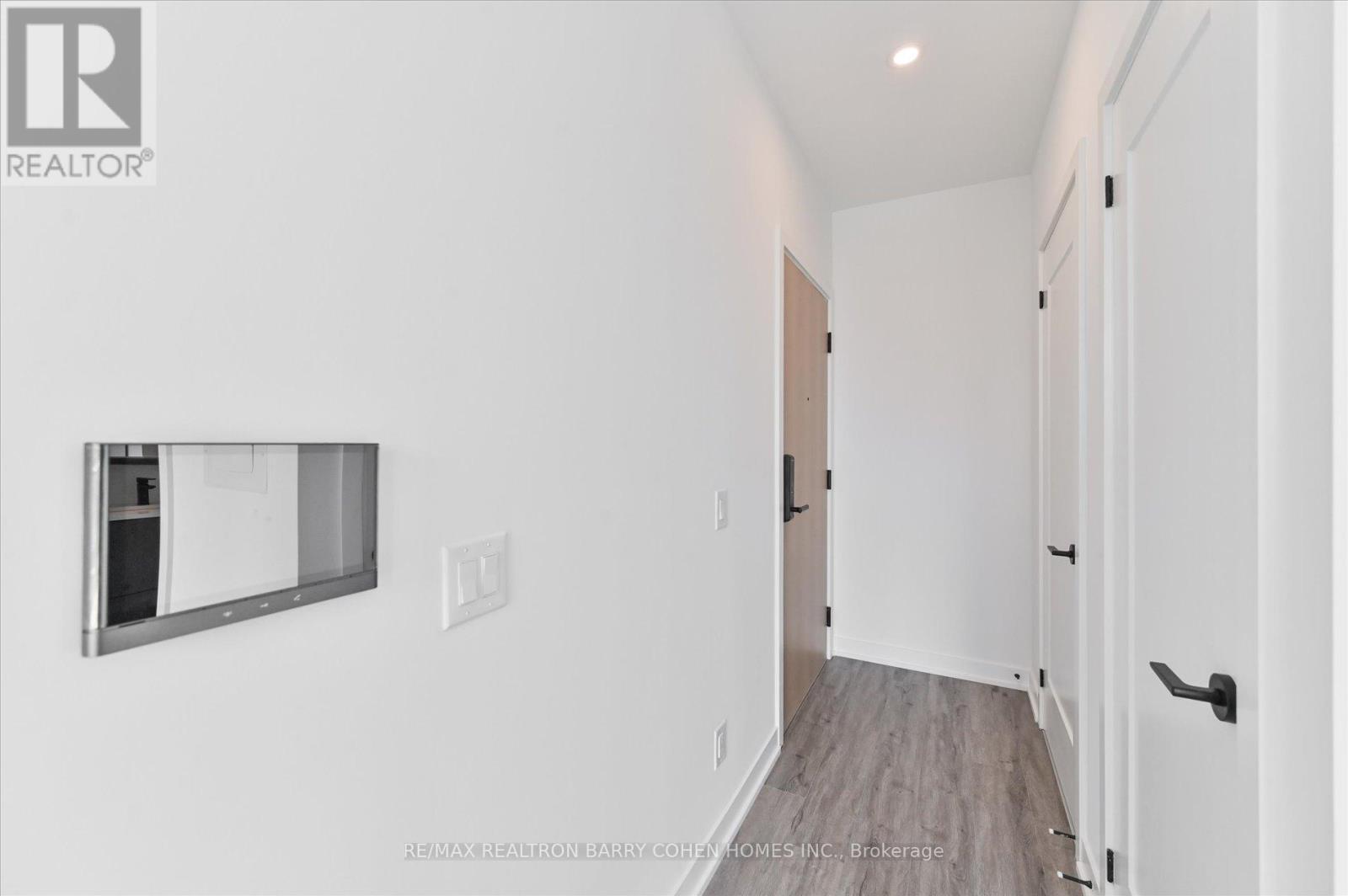 1118 - 5 Defries Street, Toronto, Ontario  M5A 0W7 - Photo 3 - C13785116