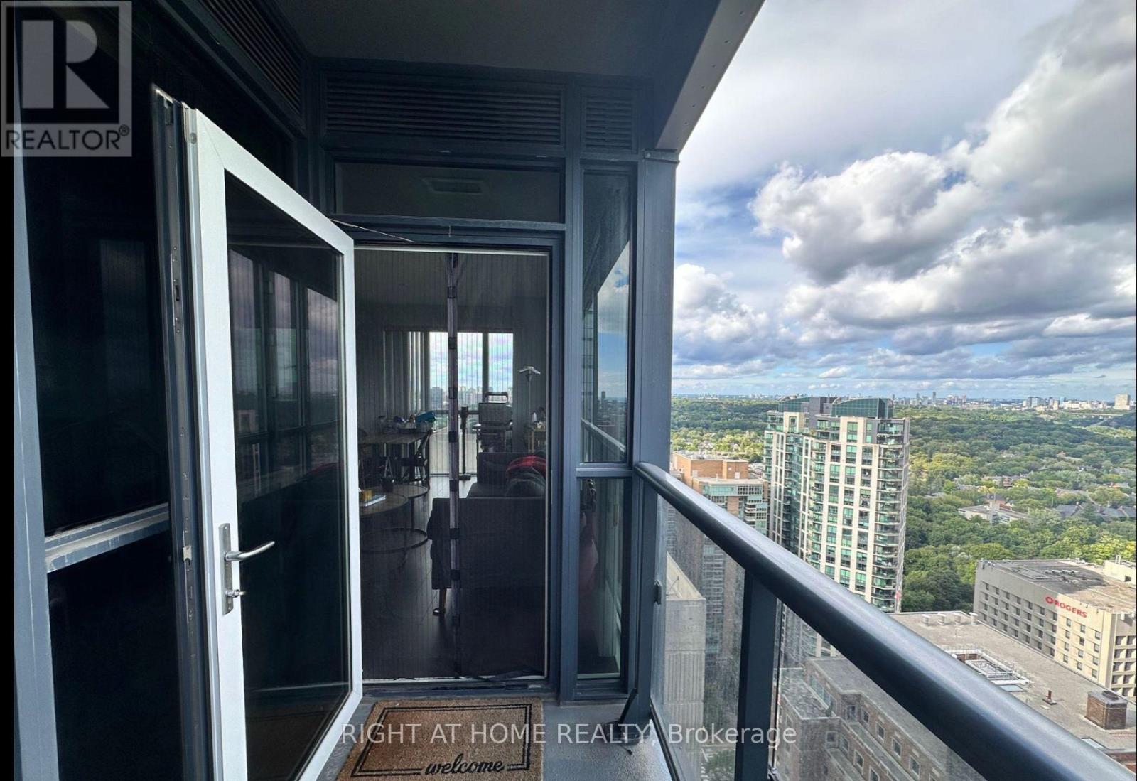 3211 - 28 Ted Rogers Way, Toronto, Ontario  M4Y 2J4 - Photo 14 - C13785204