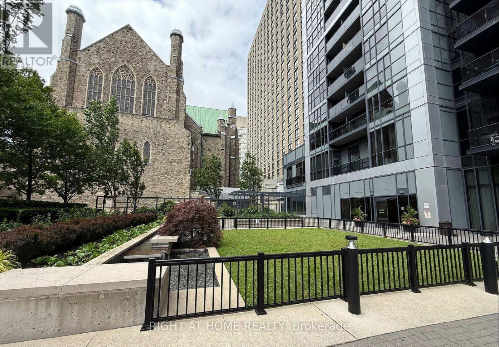3211 - 28 Ted Rogers Way, Toronto, Ontario  M4Y 2J4 - Photo 24 - C13785204