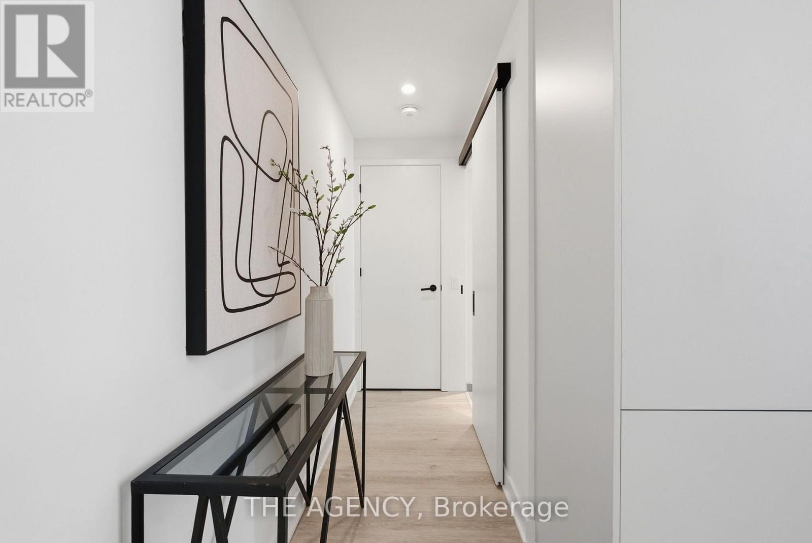1001 - 55 Charles Street E, Toronto, Ontario  M4Y 0J1 - Photo 2 - C13785236