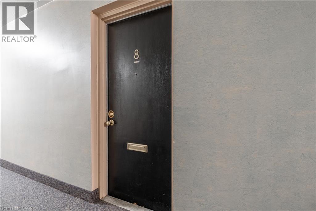 519 CLARIDGE Road Unit# 8, Burlington, Ontario