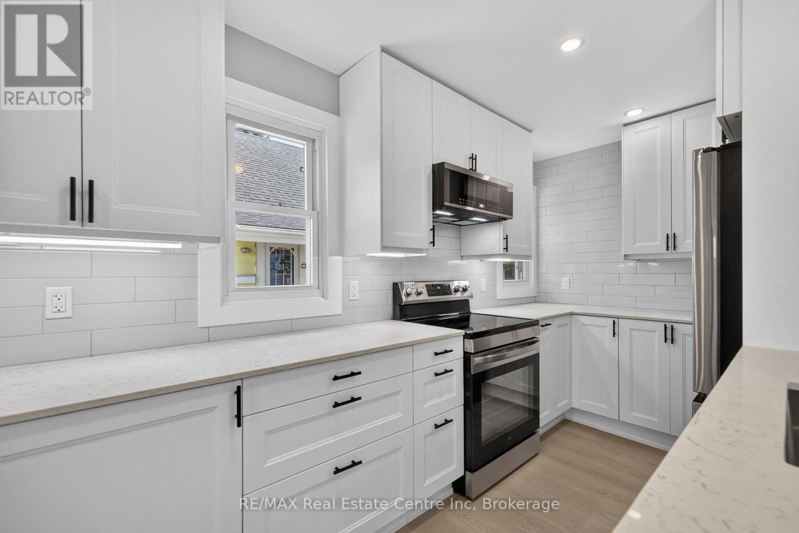 10 Churchill Crescent W, Centre Wellington, Ontario  N1M 2J4 - Photo 10 - X13785326