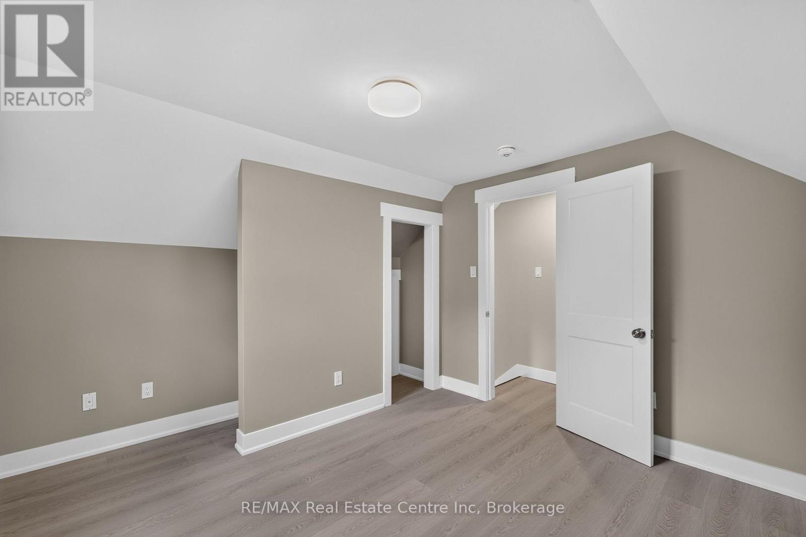 10 Churchill Crescent W, Centre Wellington, Ontario  N1M 2J4 - Photo 22 - X13785326