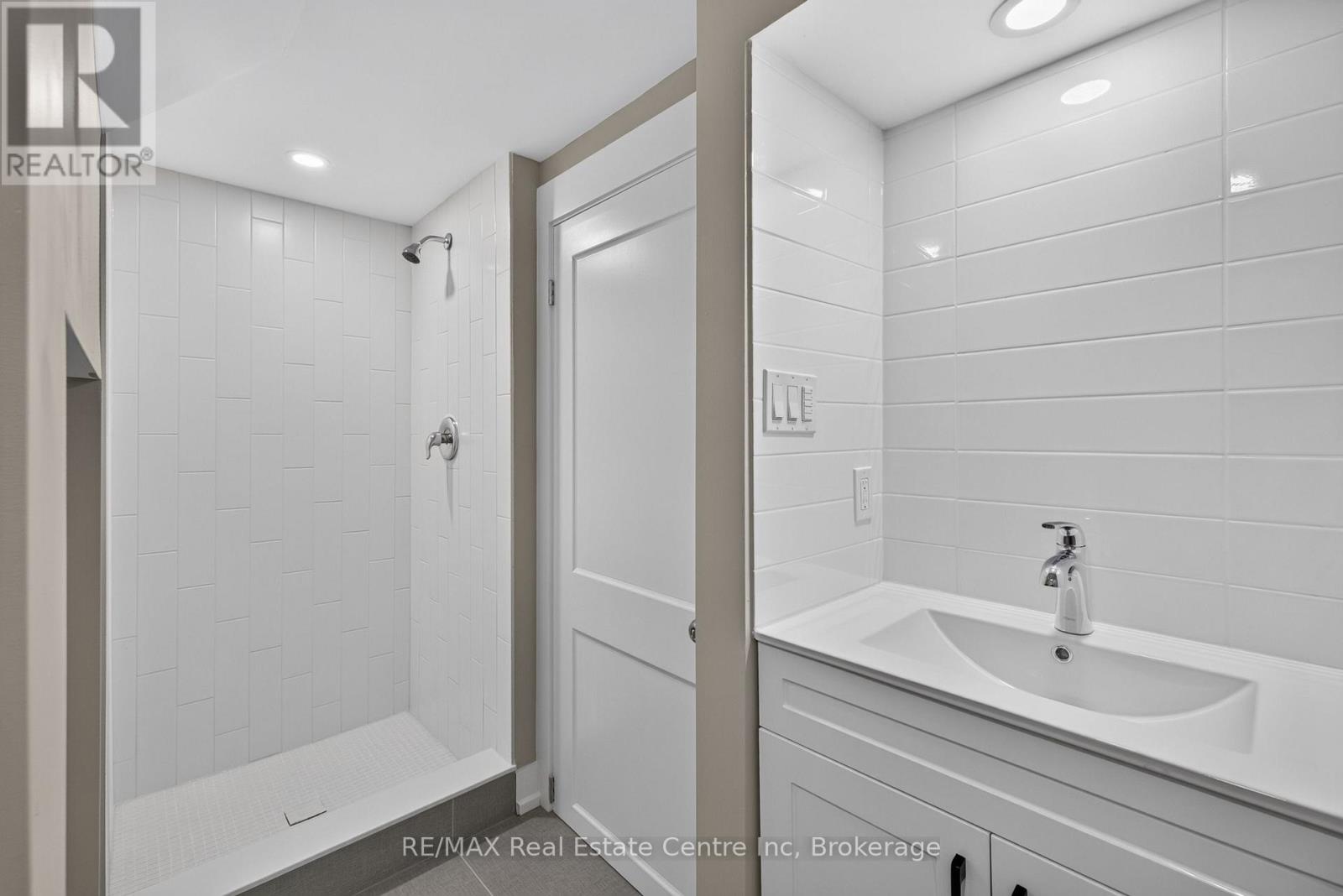 10 Churchill Crescent W, Centre Wellington, Ontario  N1M 2J4 - Photo 27 - X13785326