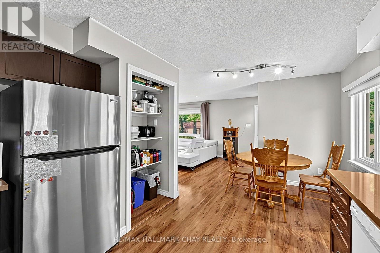 1475 River Road W, Wasaga Beach, Ontario  L9Z 2W5 - Photo 15 - S13785328