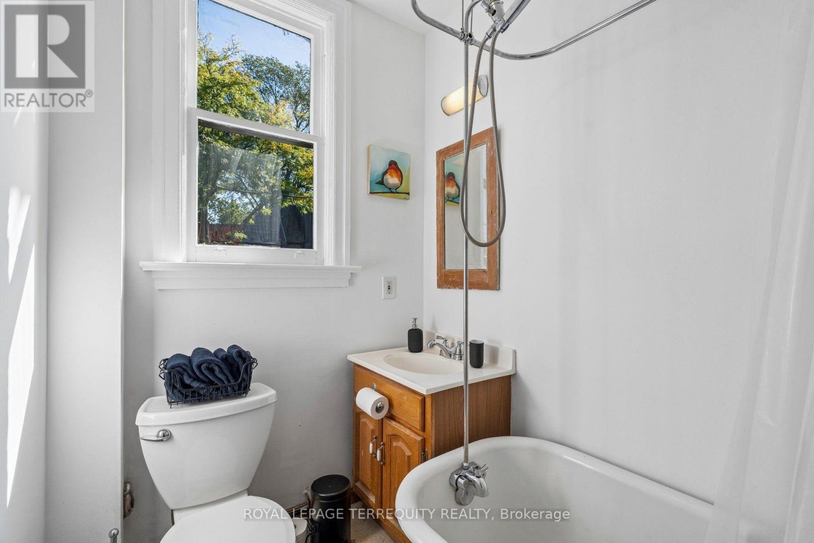 2 Wright Avenue, Toronto, Ontario  M6R 1K8 - Photo 25 - W13785044