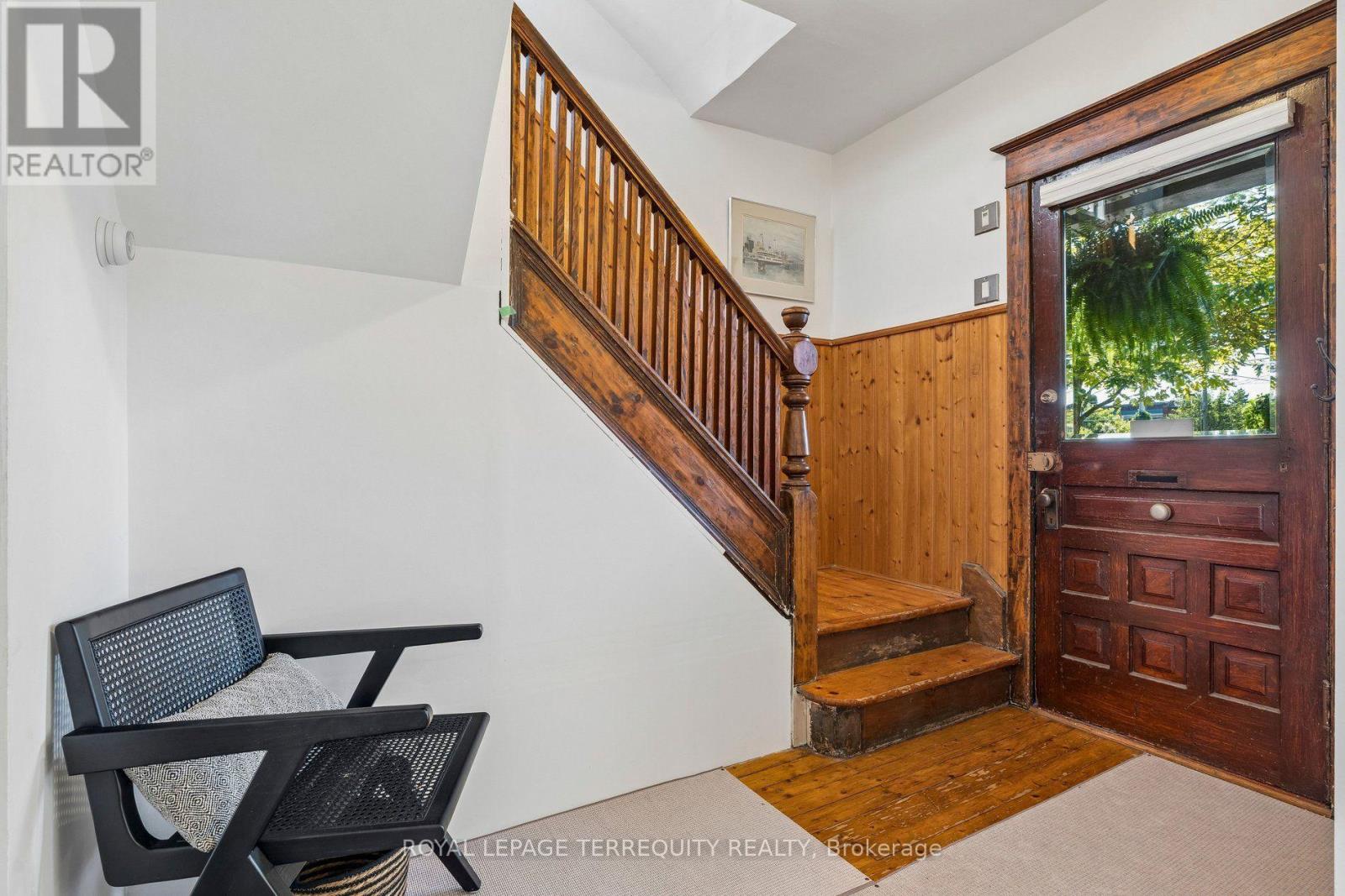 2 Wright Avenue, Toronto, Ontario  M6R 1K8 - Photo 6 - W13785044