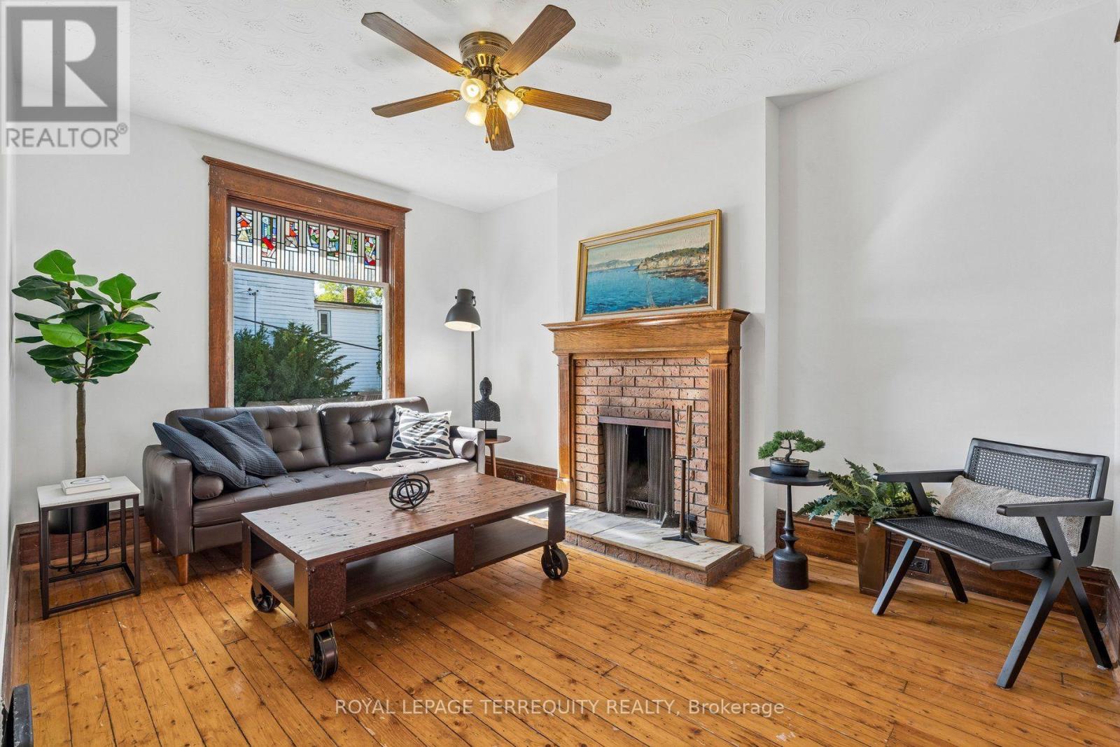 2 Wright Avenue, Toronto, Ontario  M6R 1K8 - Photo 9 - W13785044