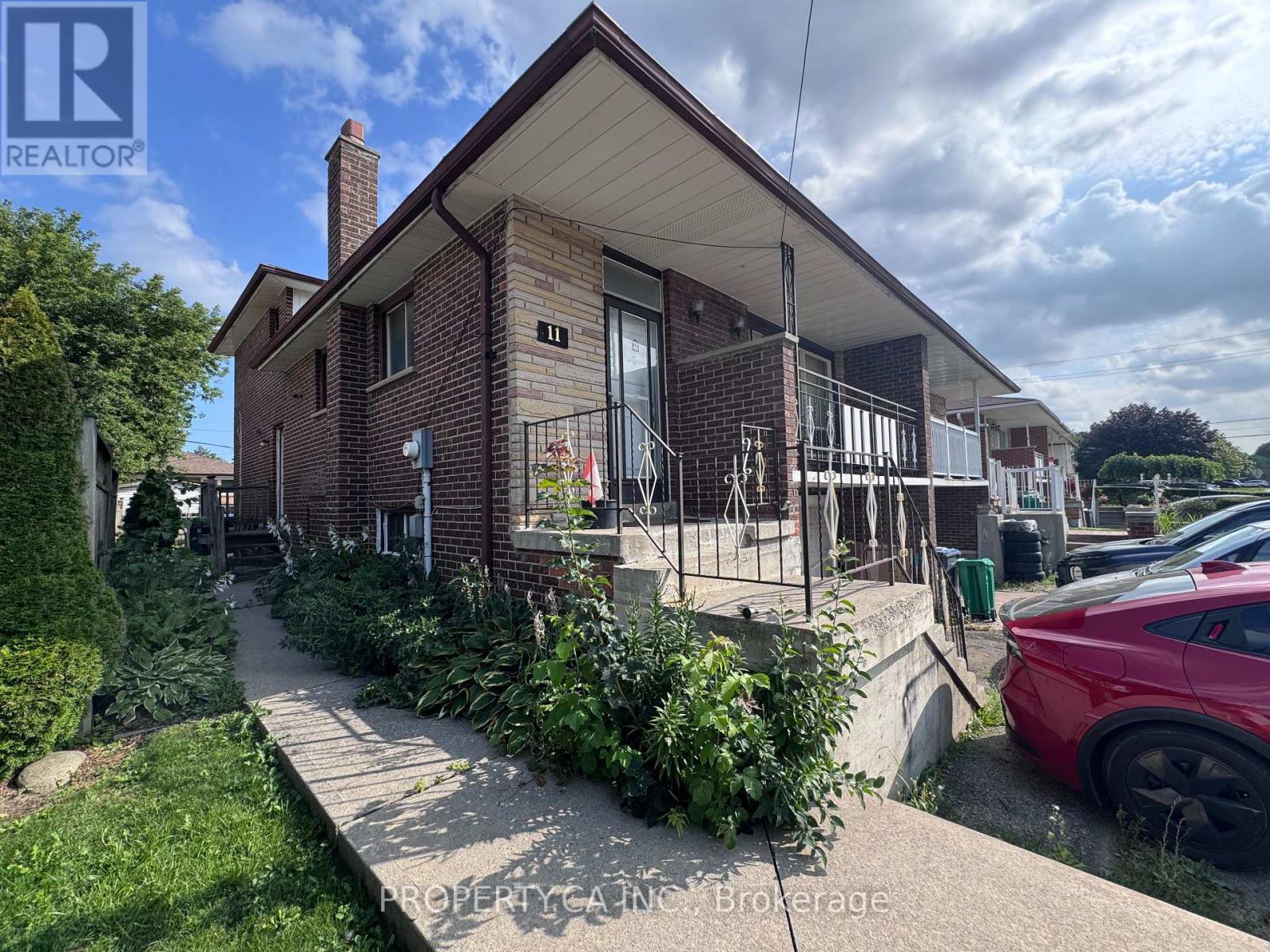 11 Nancy Mccredie Drive, Brampton (Brampton West), Ontario  L6X 2N4 - Photo 1 - W13785092