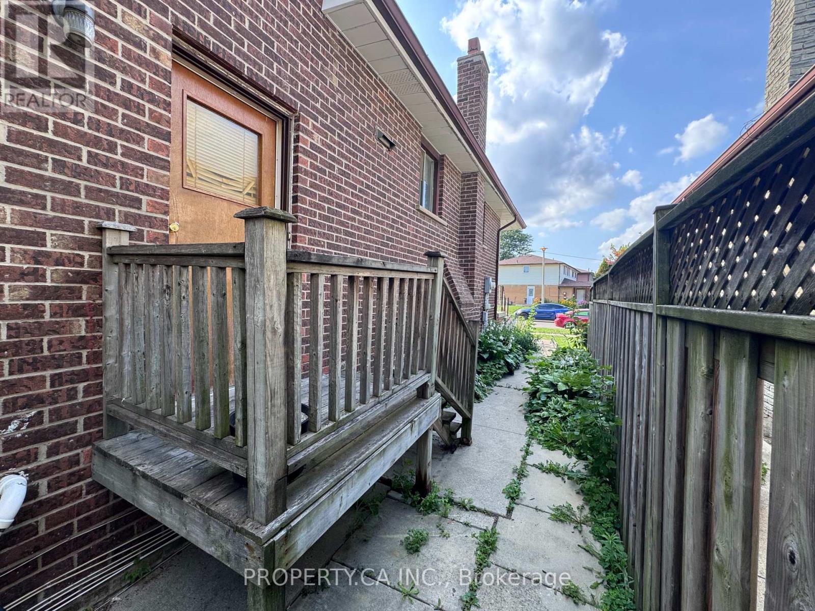 11 Nancy Mccredie Drive, Brampton (Brampton West), Ontario  L6X 2N4 - Photo 5 - W13785092