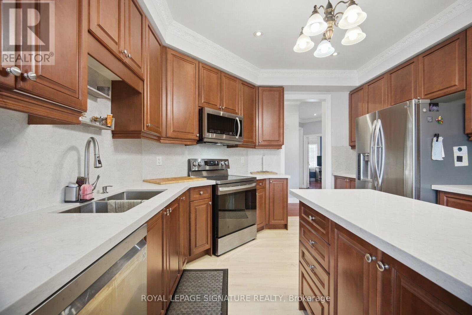 1 - 29 Huntspoint Drive, Brampton, Ontario  L6P 2E5 - Photo 14 - W13785110