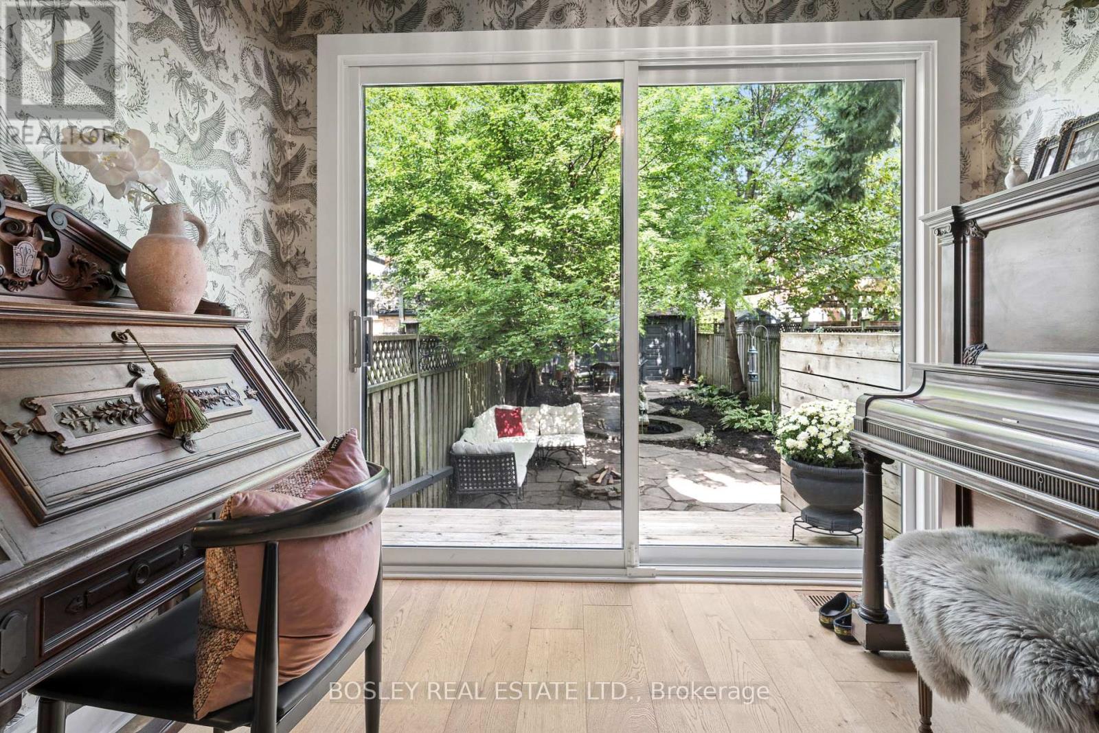 48 Galley Avenue, Toronto, Ontario  M6R 1G8 - Photo 18 - W13785126