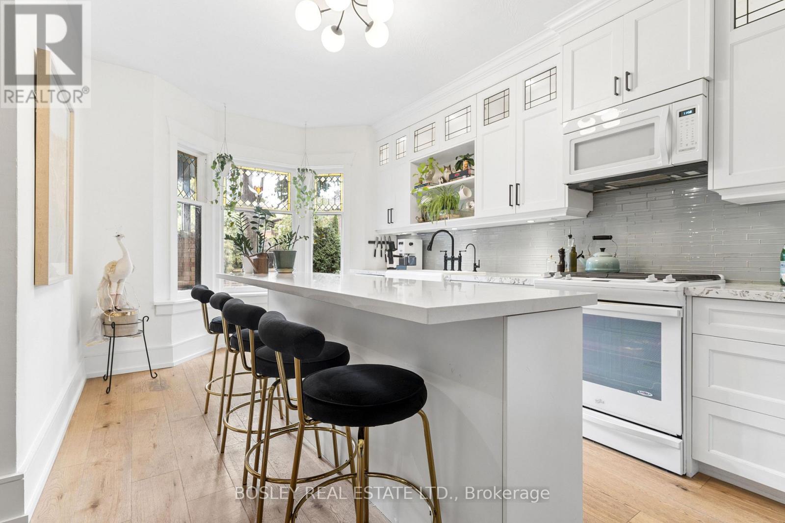 48 Galley Avenue, Toronto, Ontario  M6R 1G8 - Photo 6 - W13785126